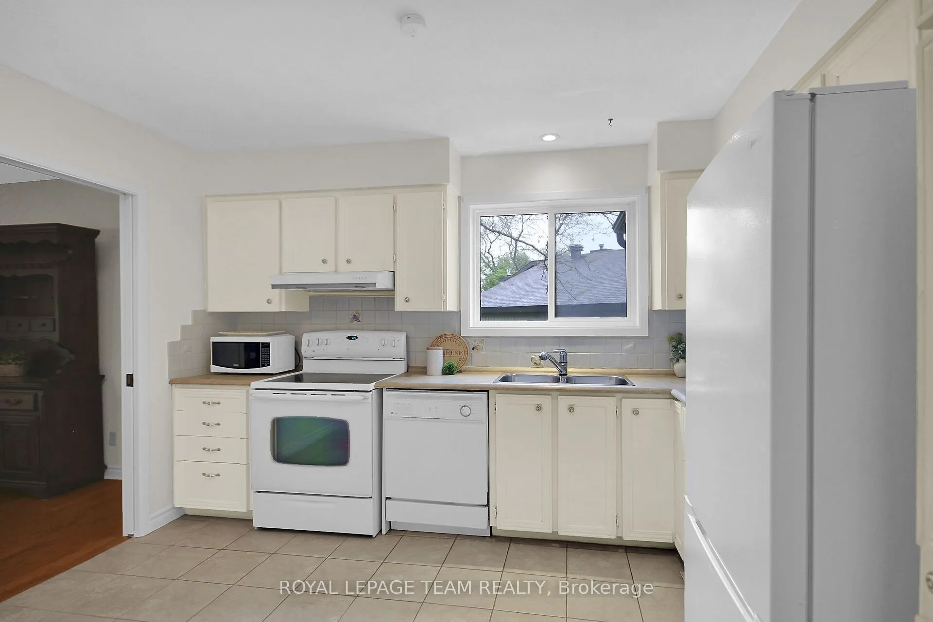 6 Meadowmist Court, #12