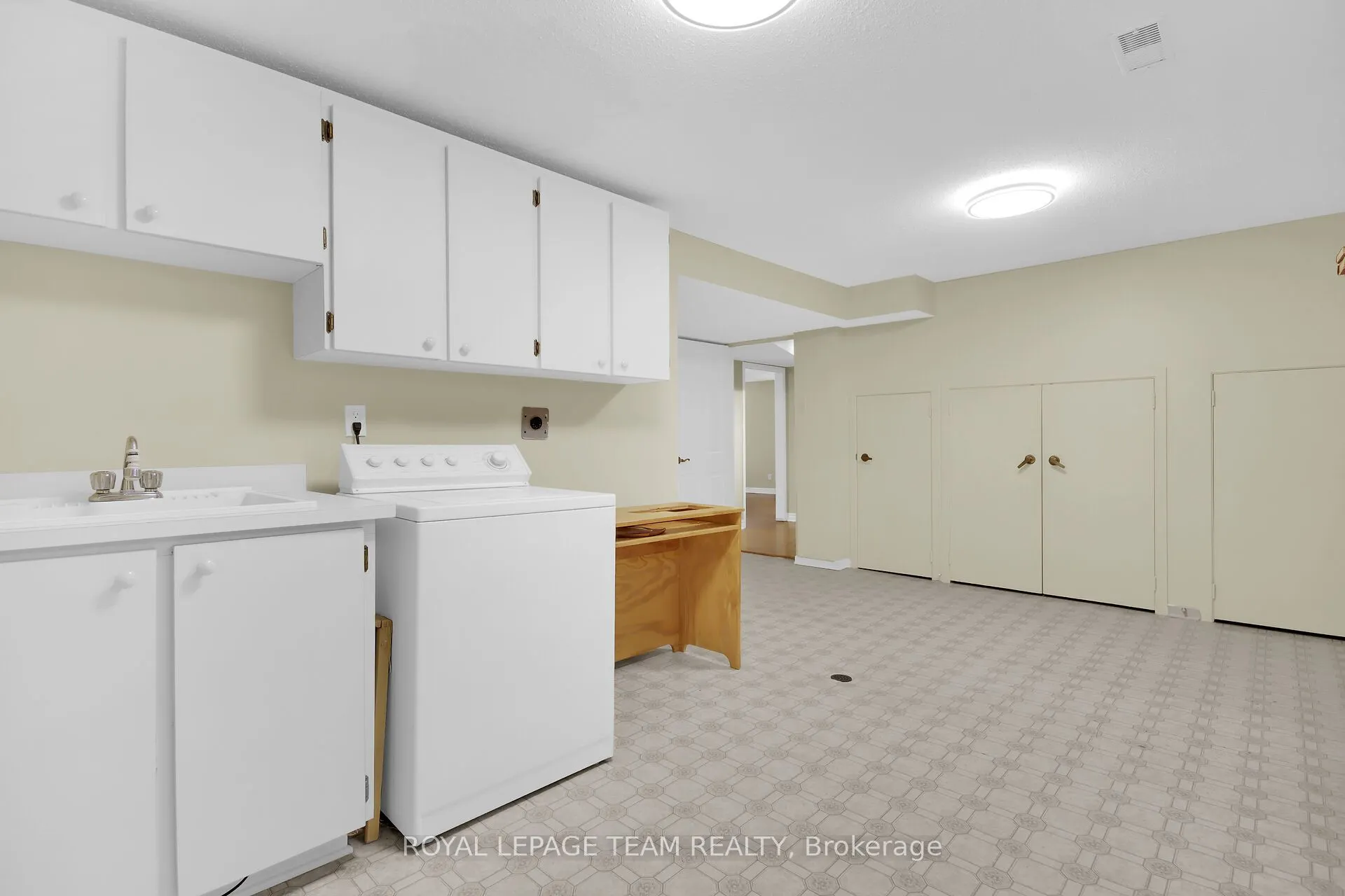 6 Meadowmist Court, #12