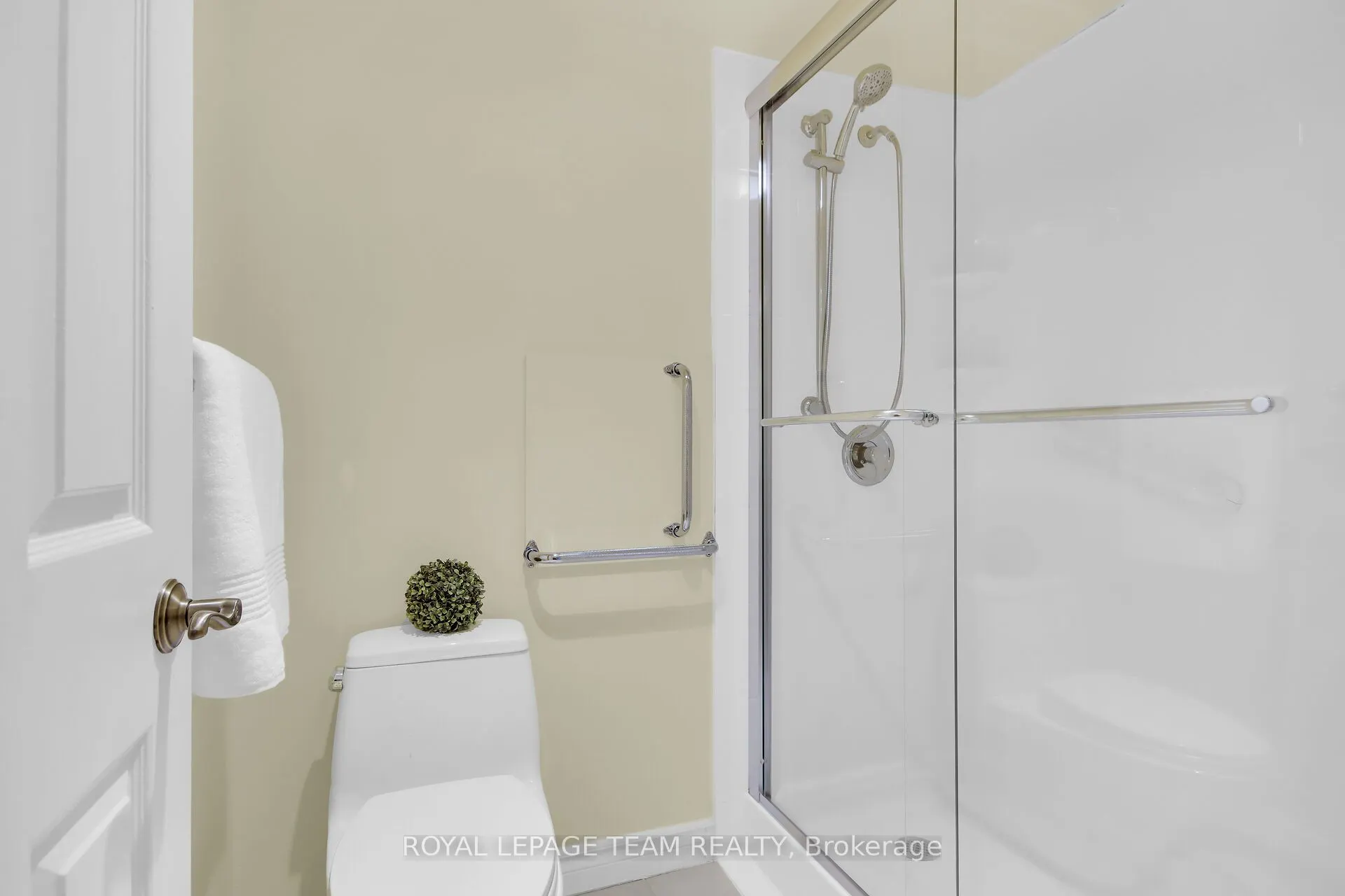 6 Meadowmist Court, #12