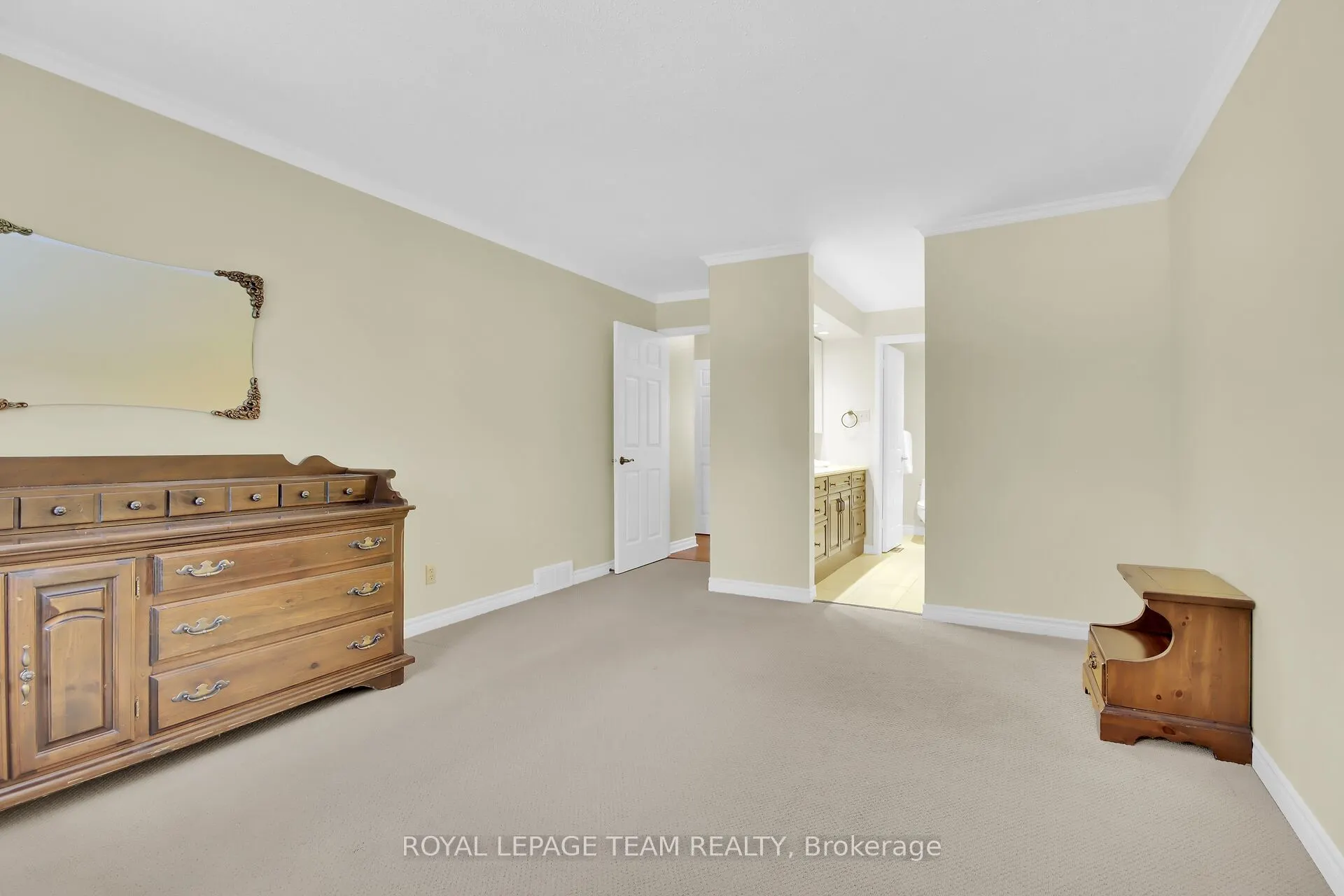 6 Meadowmist Court, #12