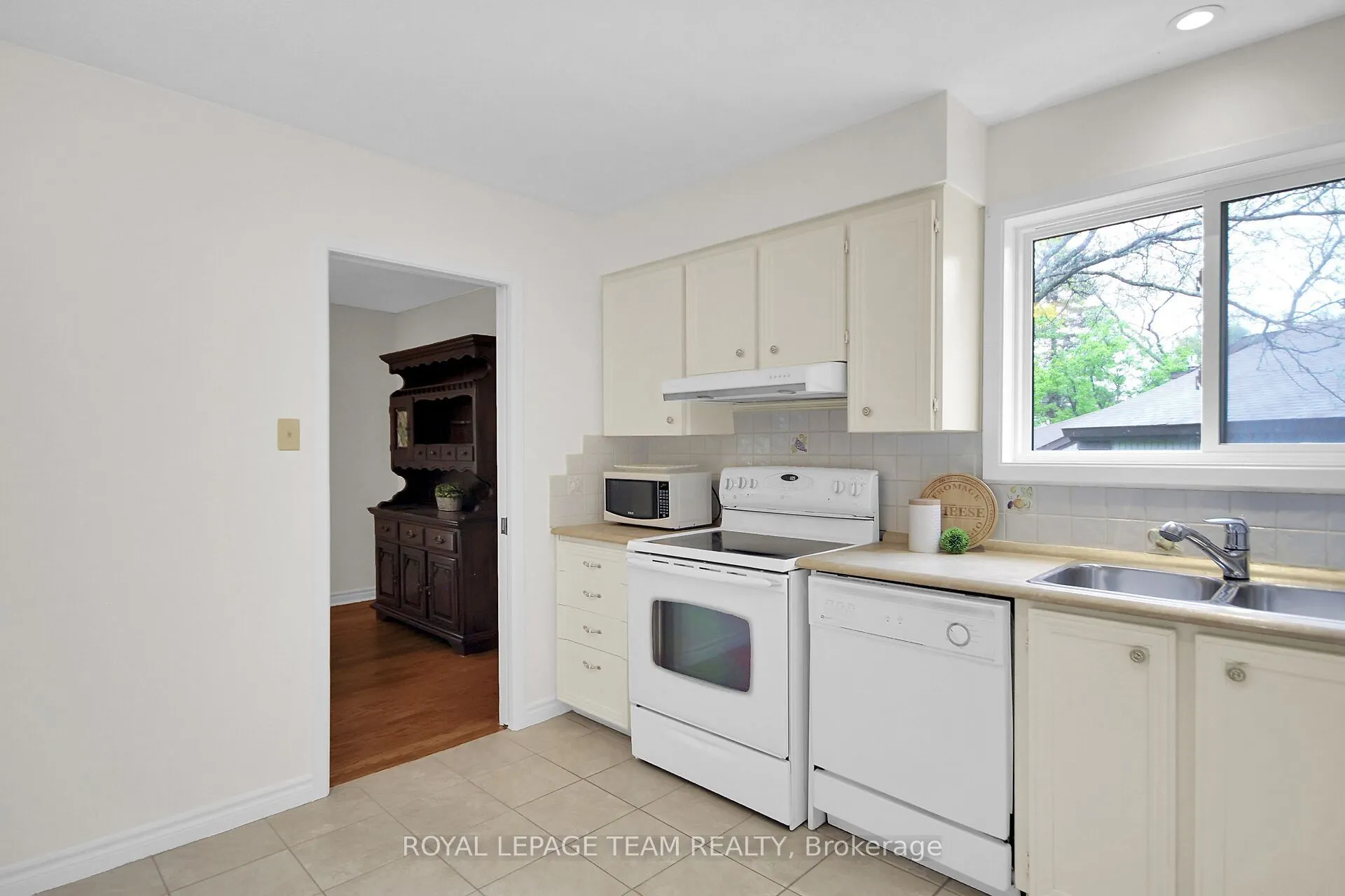 6 Meadowmist Court, #12
