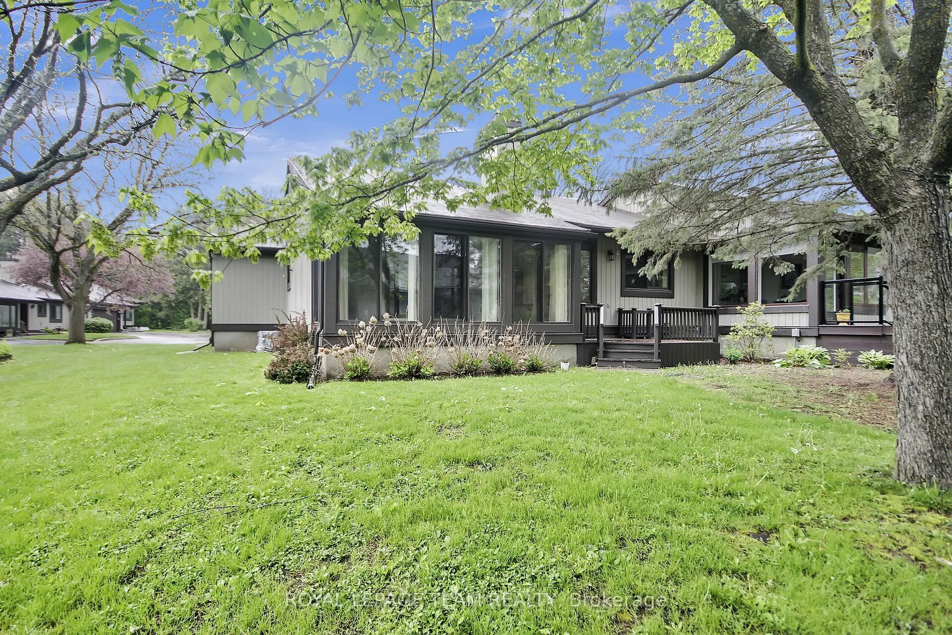 6 Meadowmist Court, #12