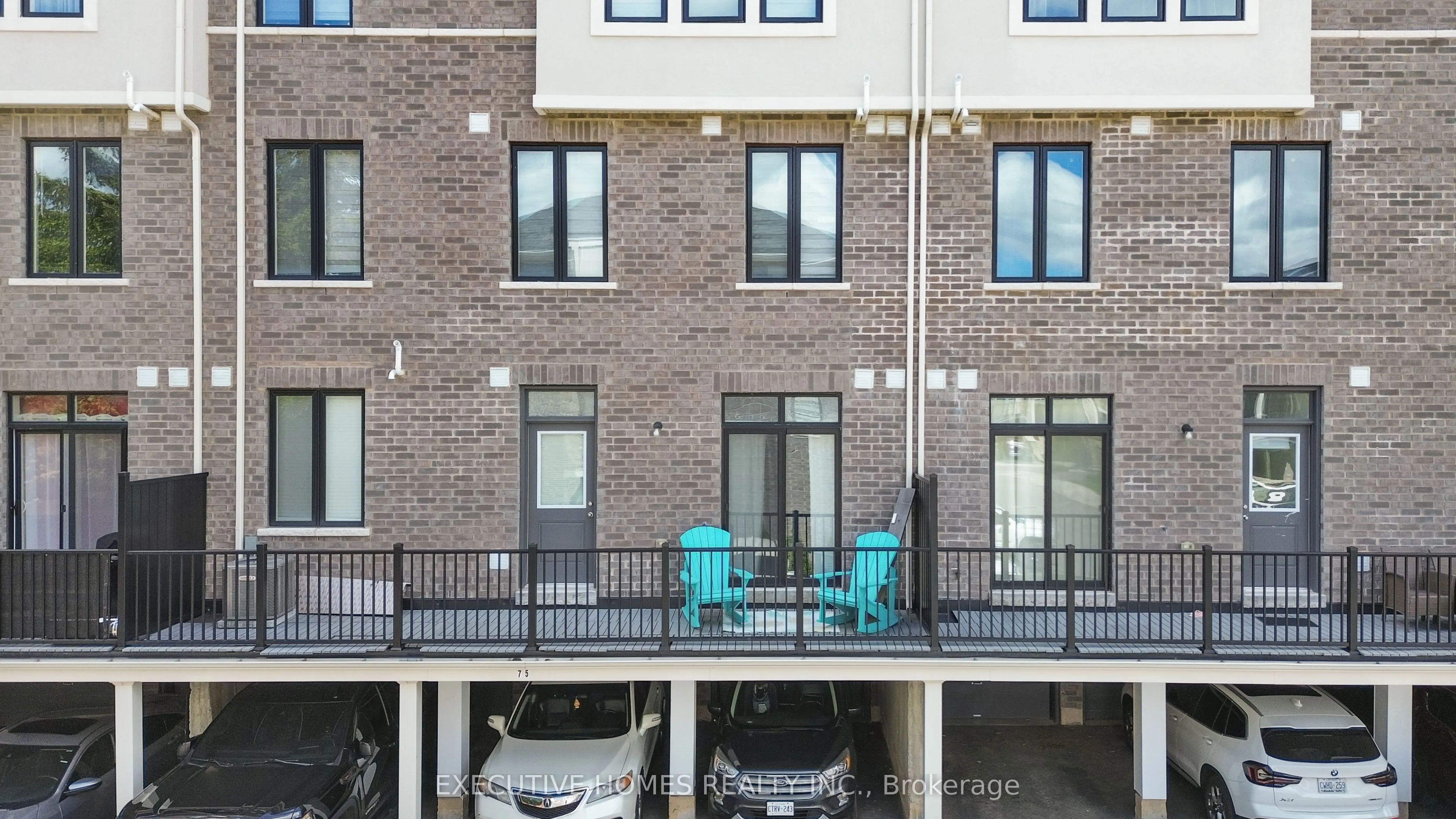 383 Dundas Street E, #74