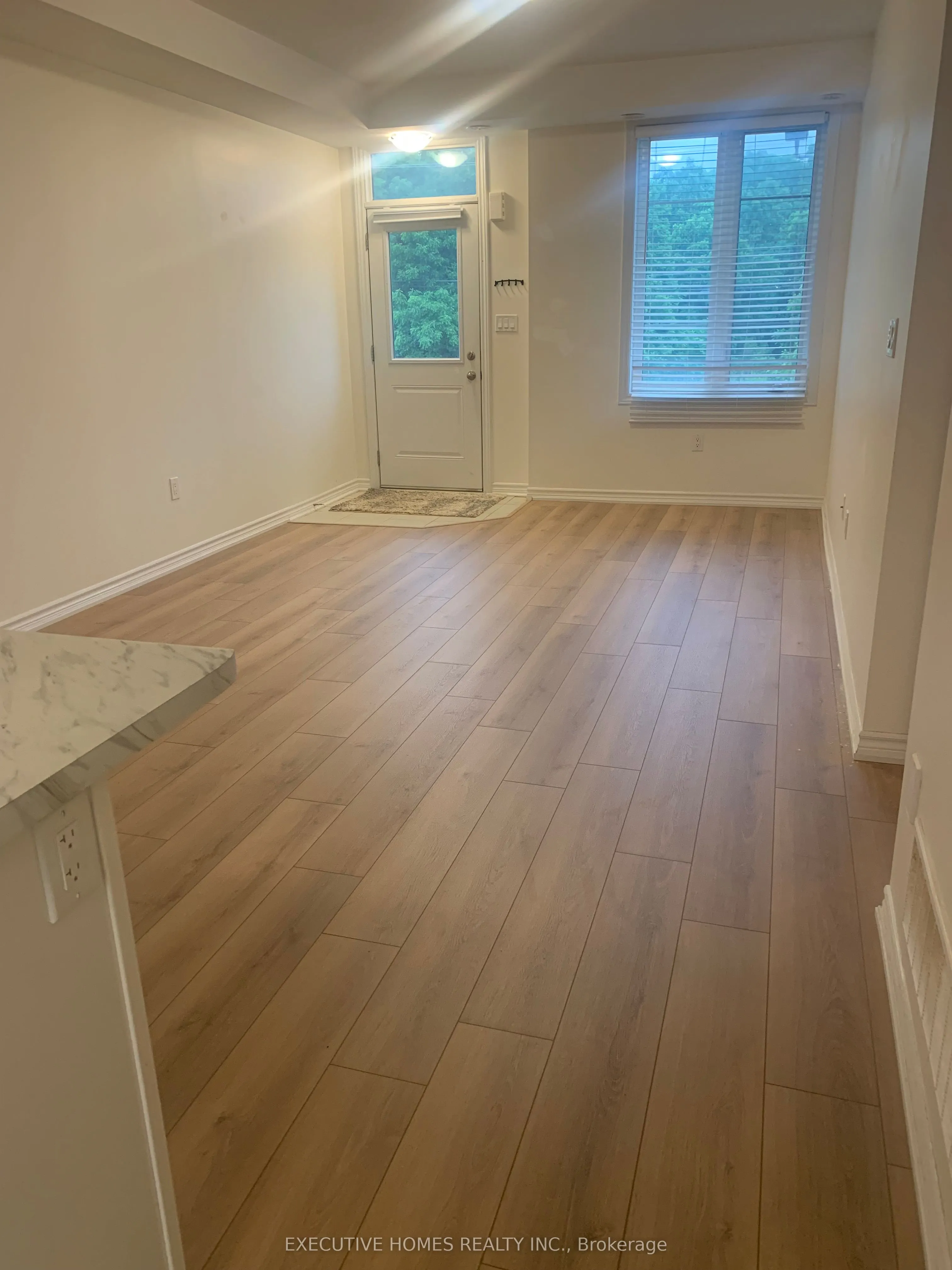 383 Dundas Street E, #74