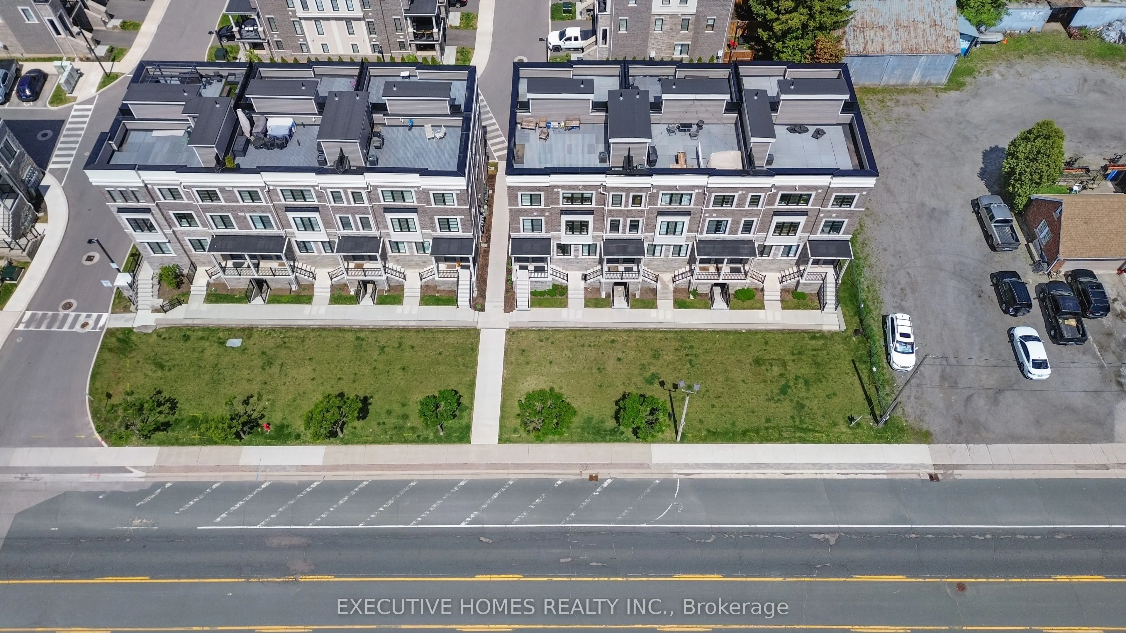 383 Dundas Street E, #74