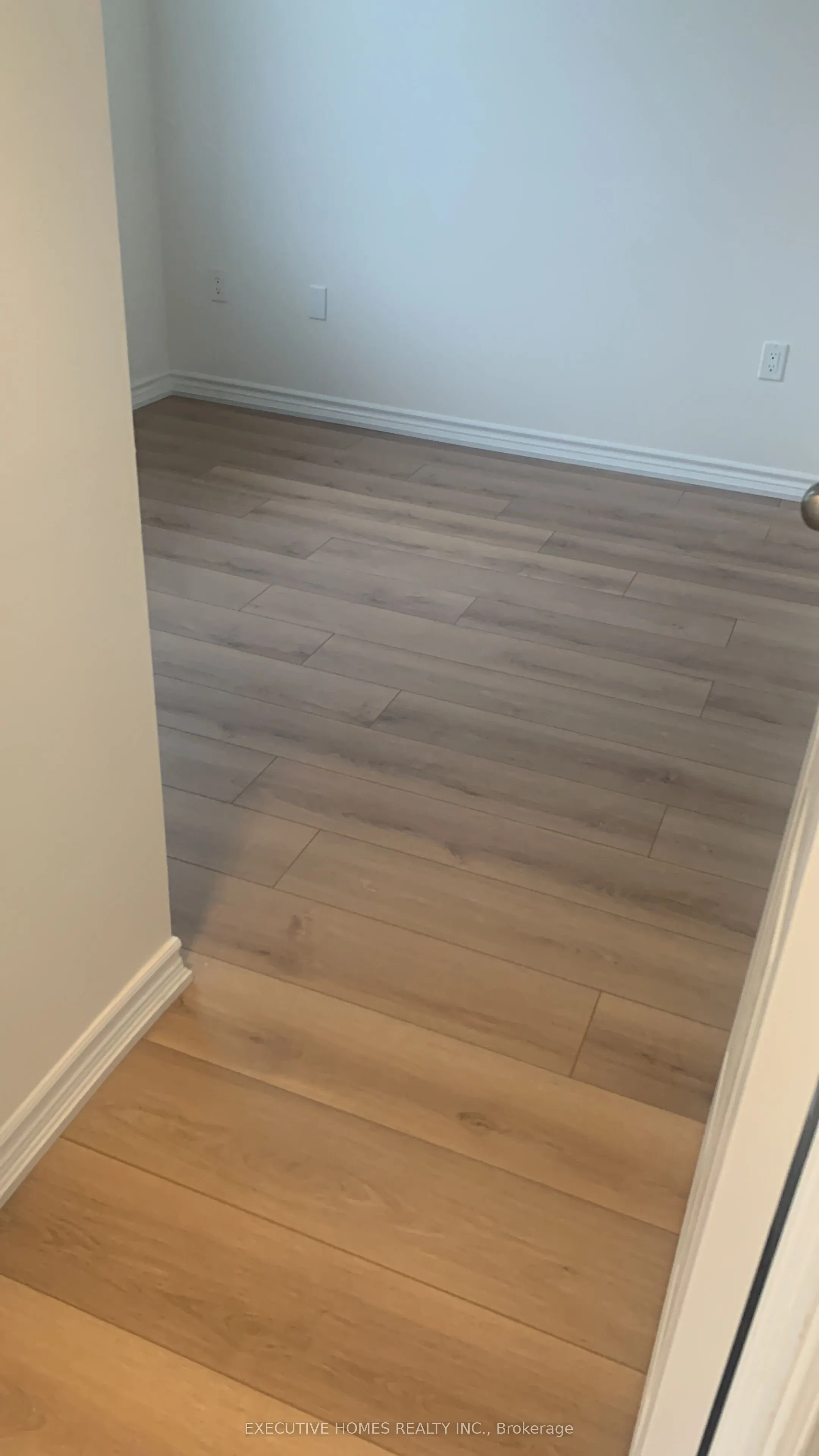 383 Dundas Street E, #74