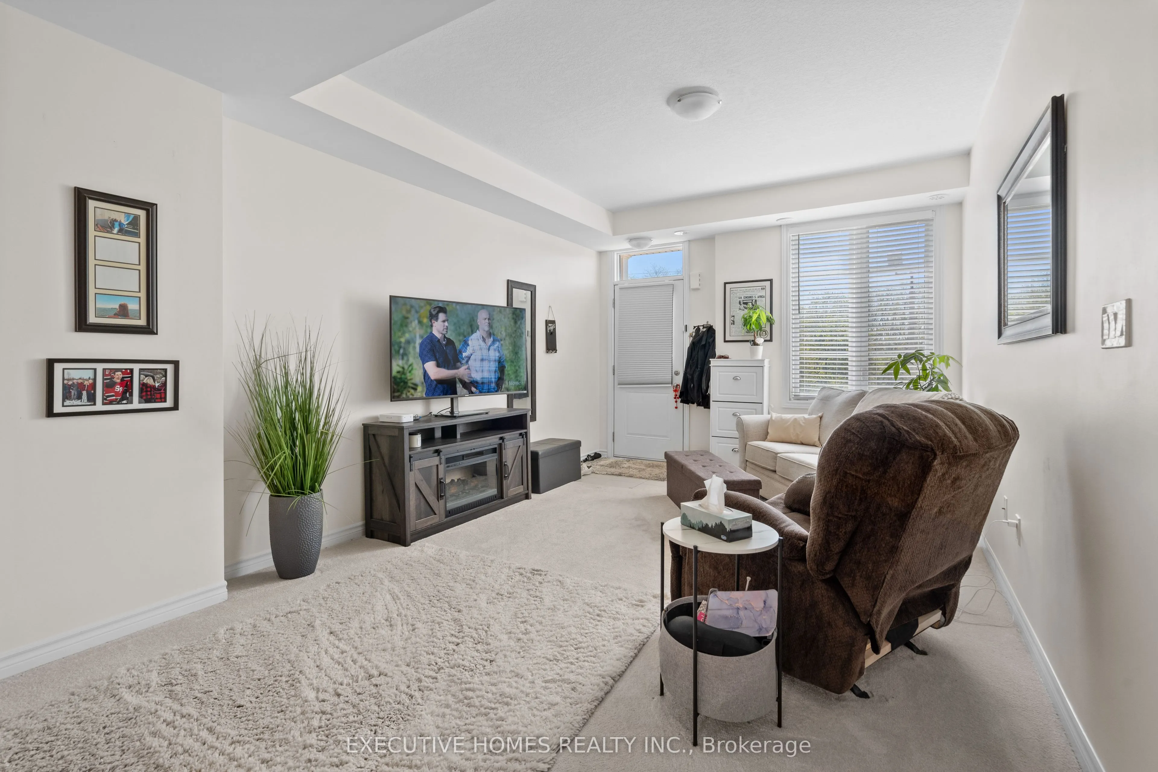 383 Dundas Street E, #74