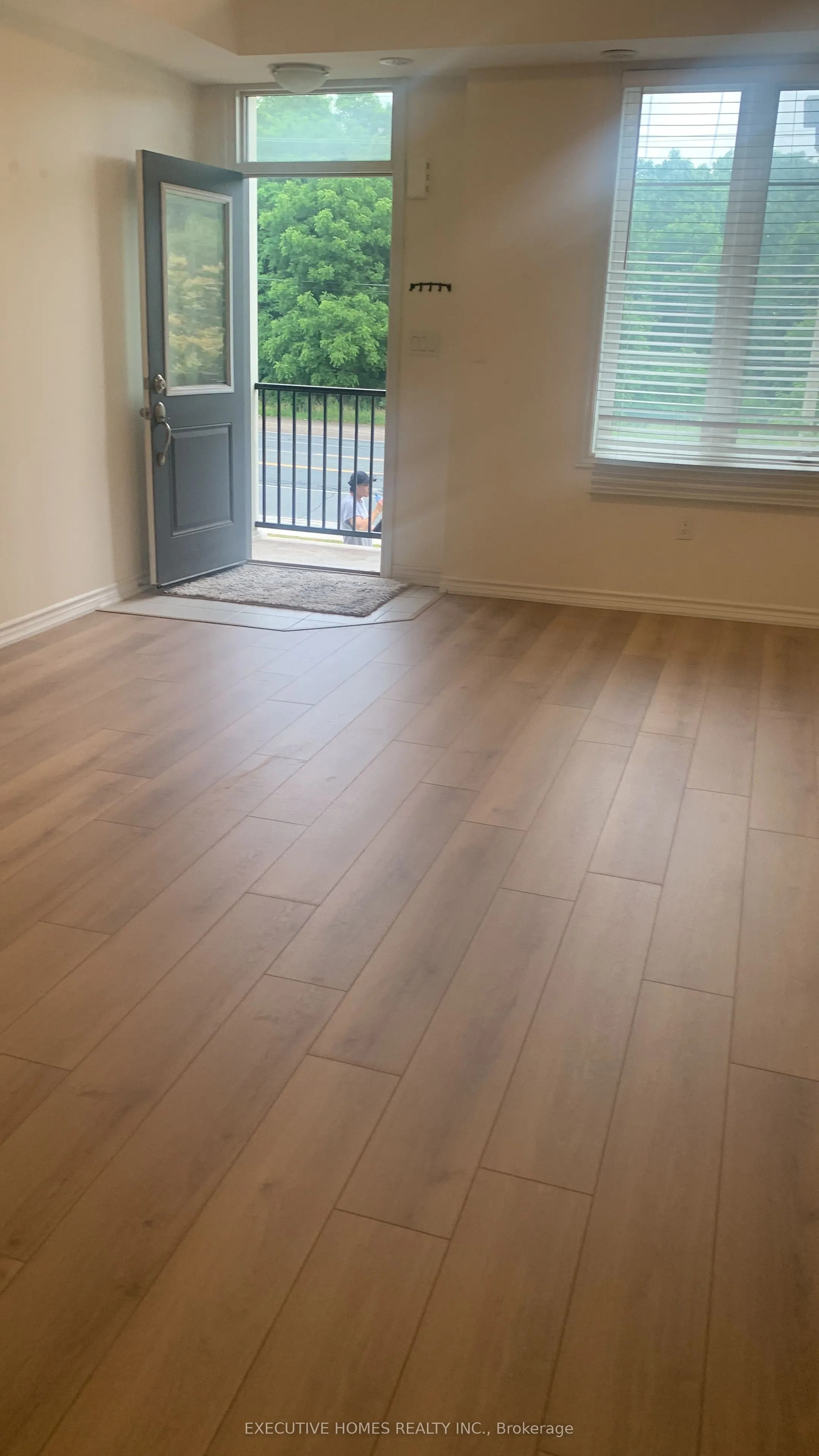 383 Dundas Street E, #74