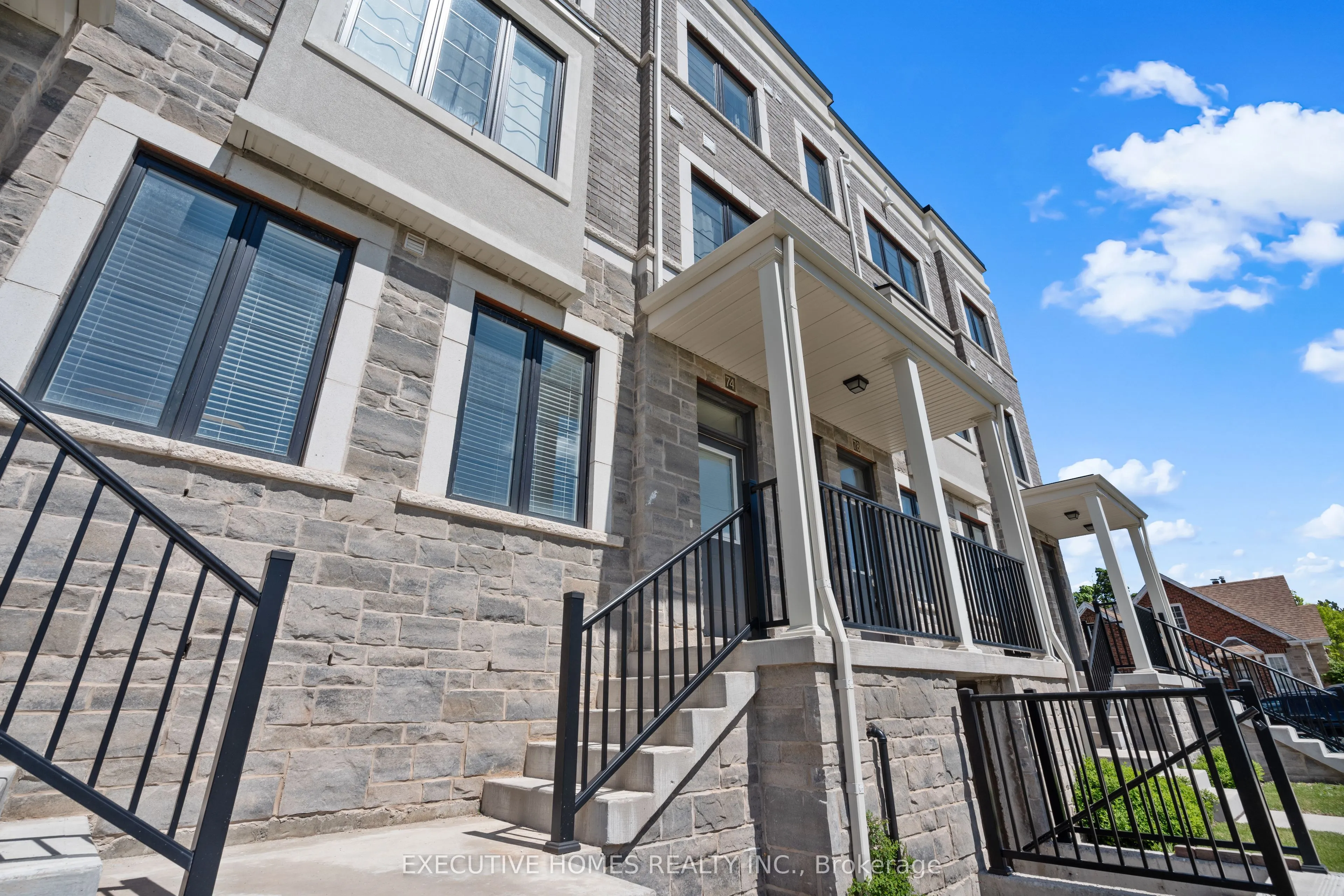 383 Dundas Street E, #74