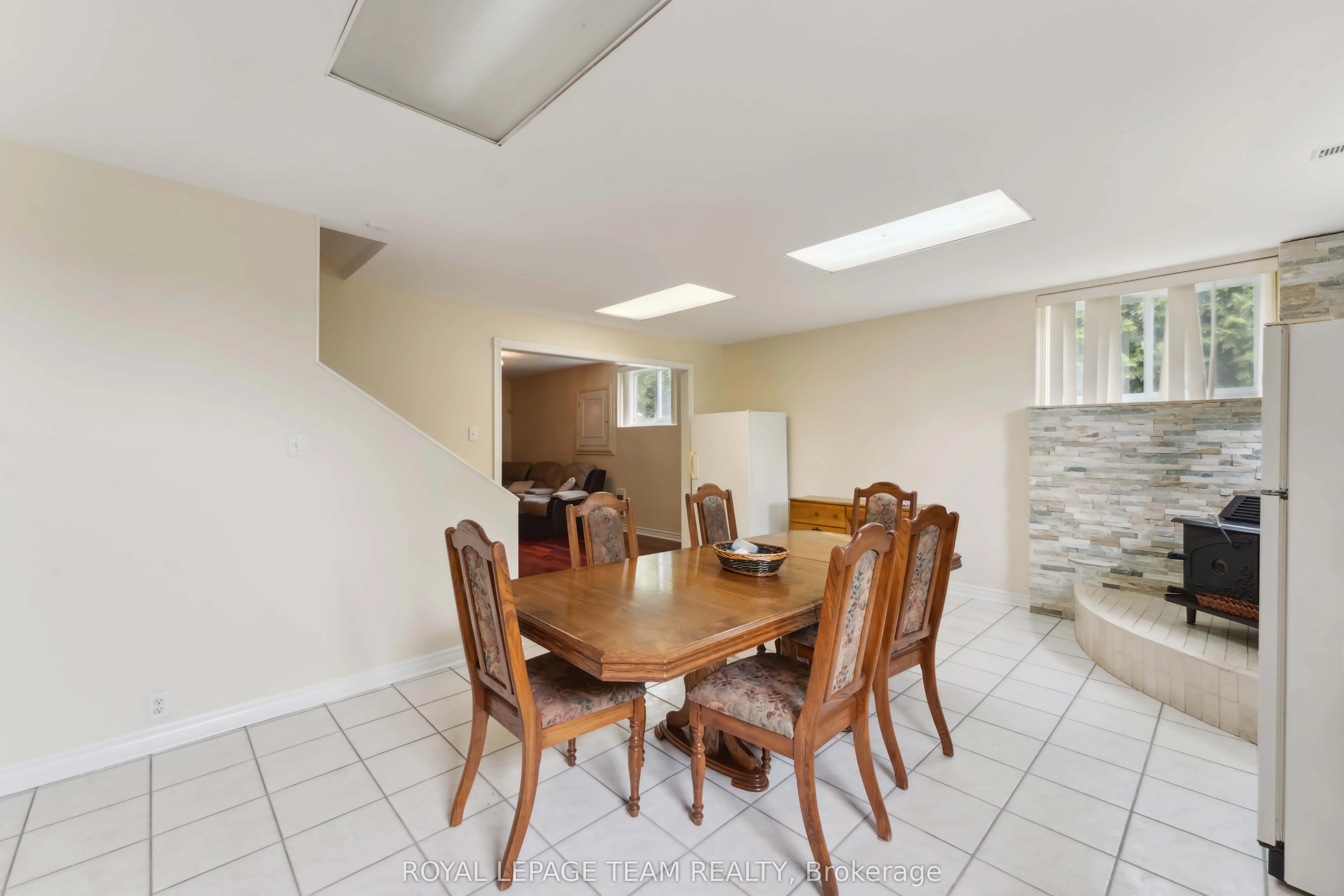 12 Queen Anne Crescent