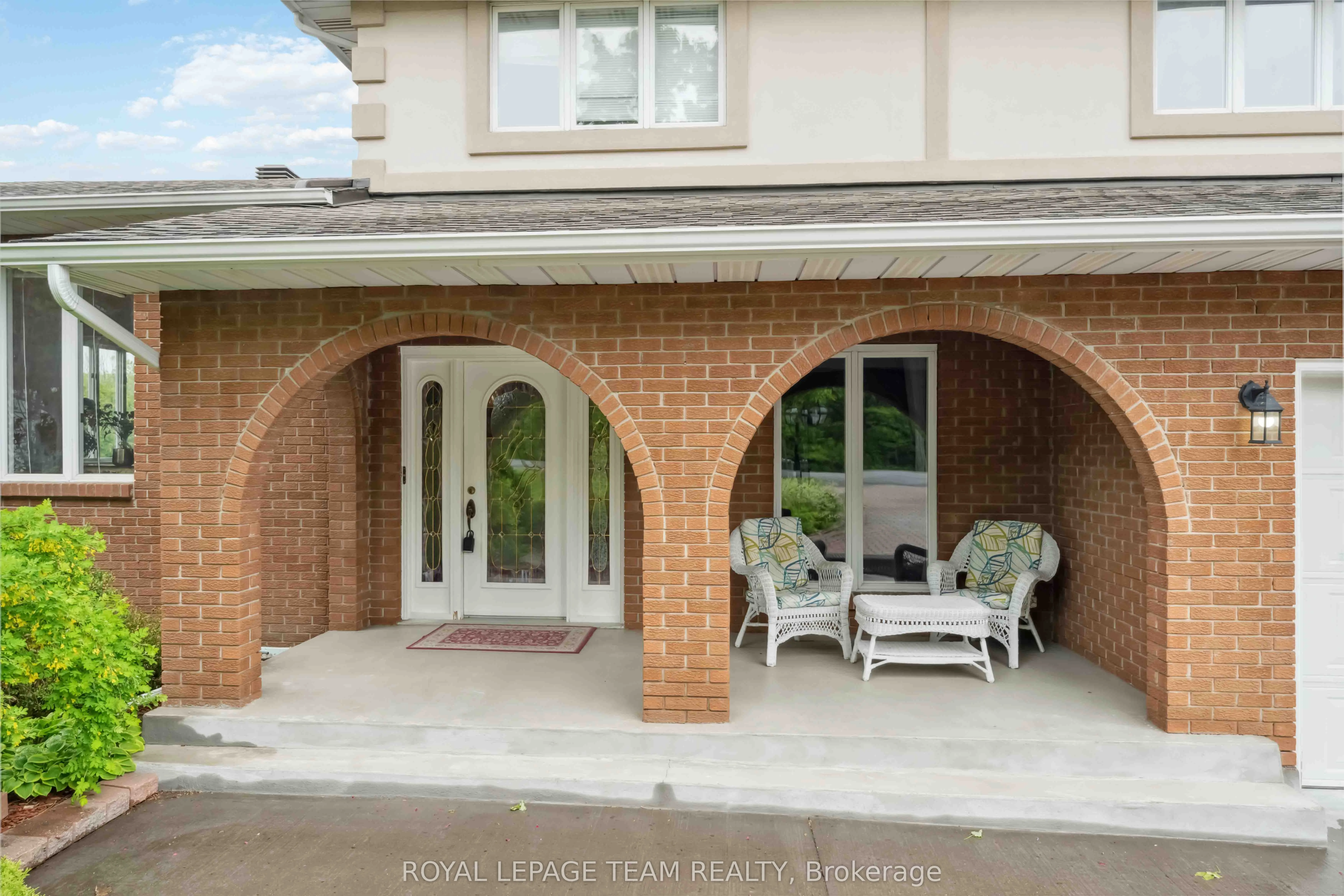 12 Queen Anne Crescent
