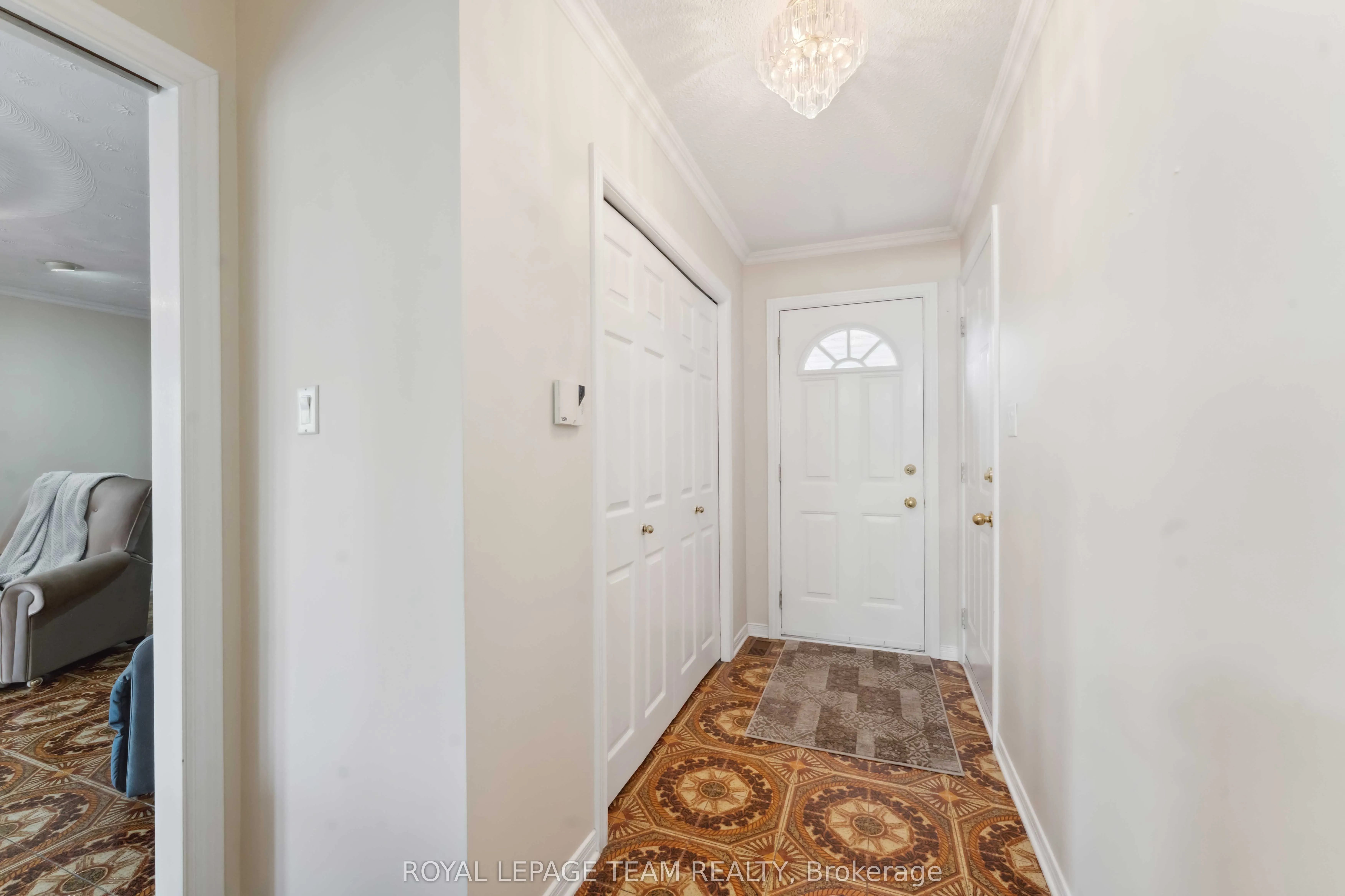 12 Queen Anne Crescent