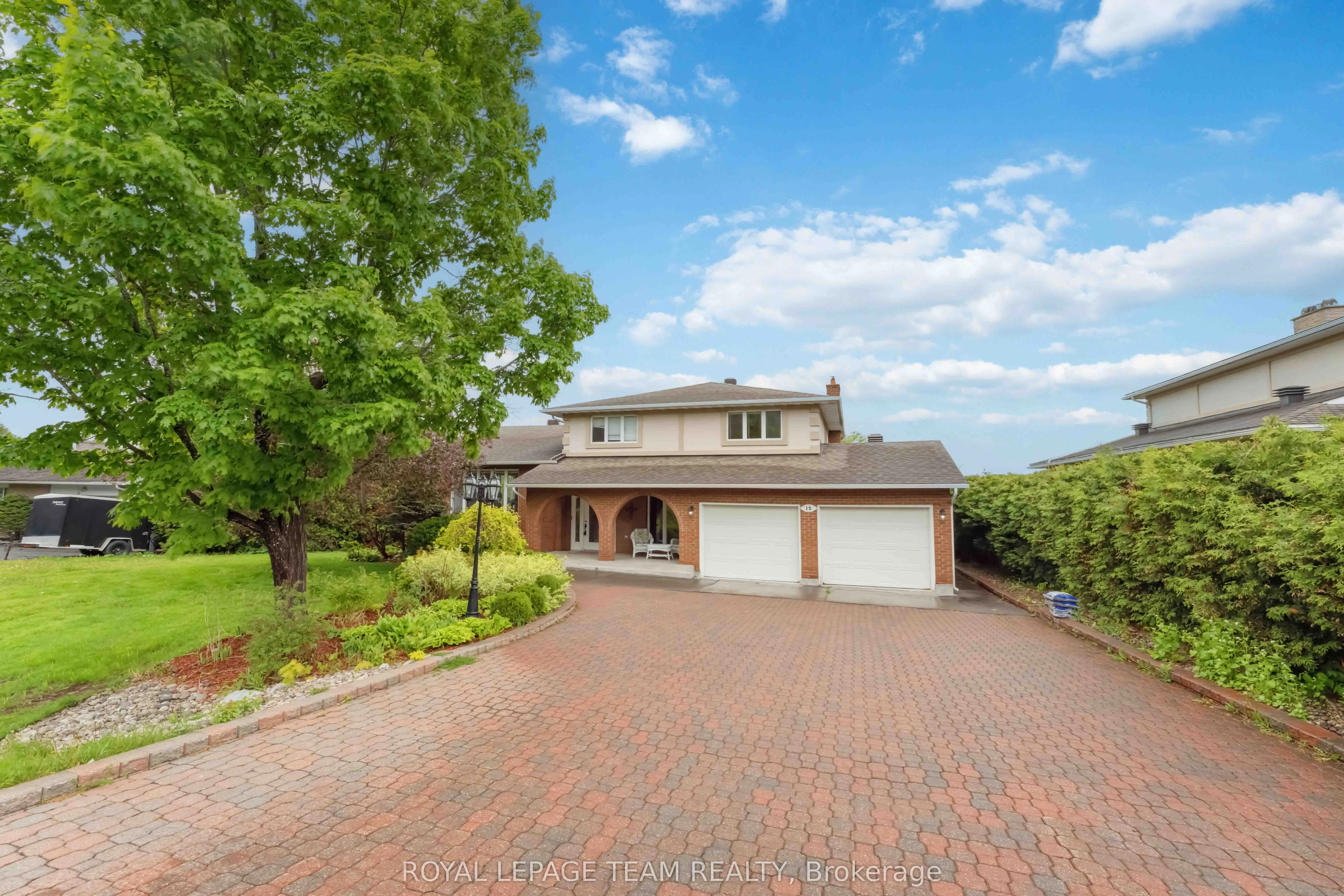 12 Queen Anne Crescent
