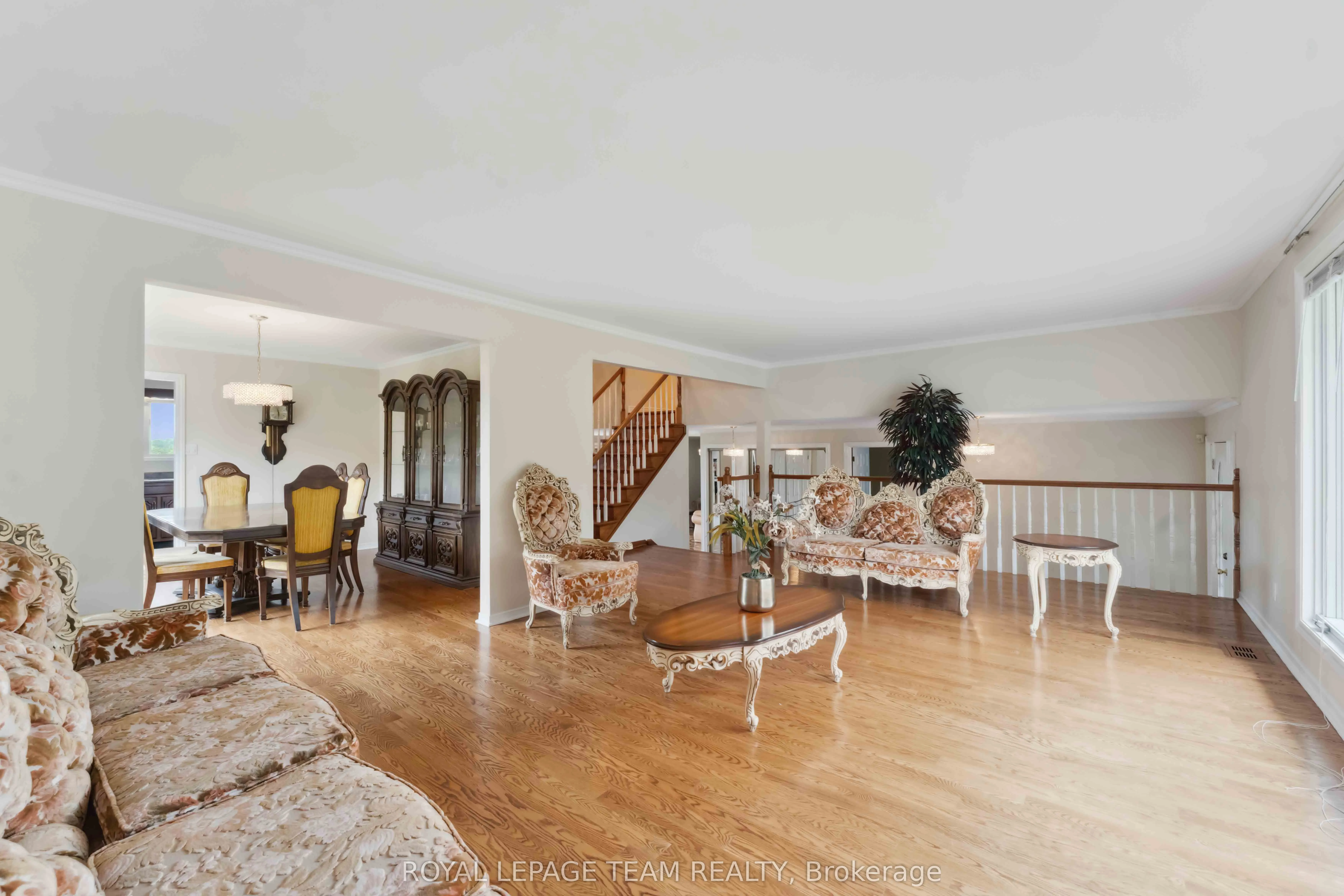 12 Queen Anne Crescent