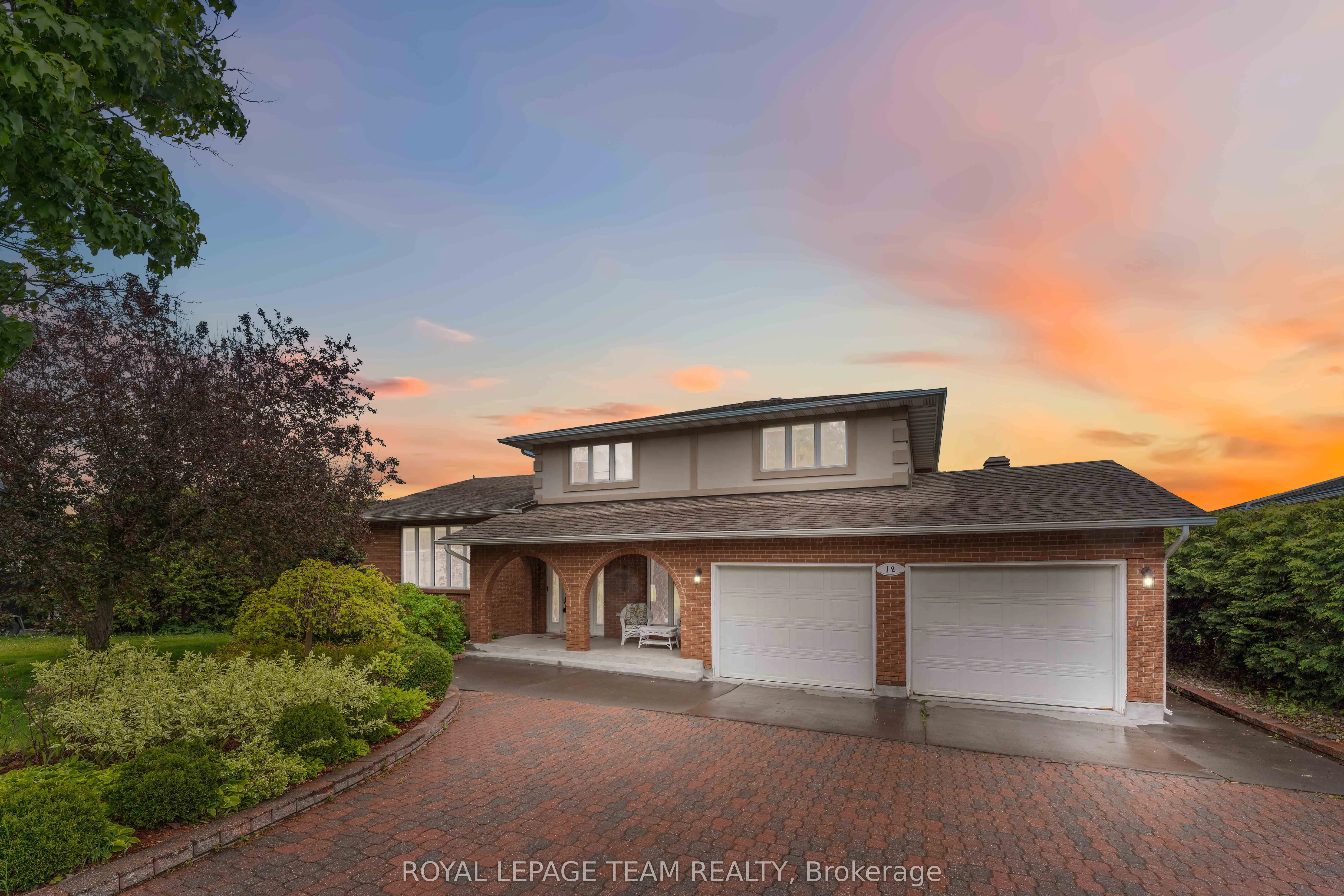 12 Queen Anne Crescent