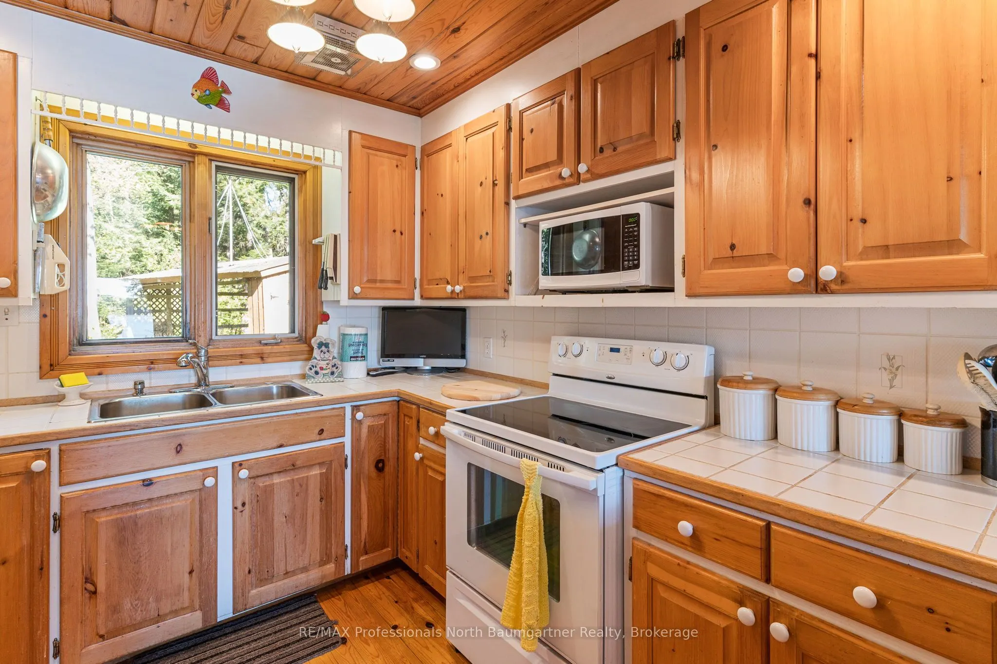 6469 Kennisis Lake Road
