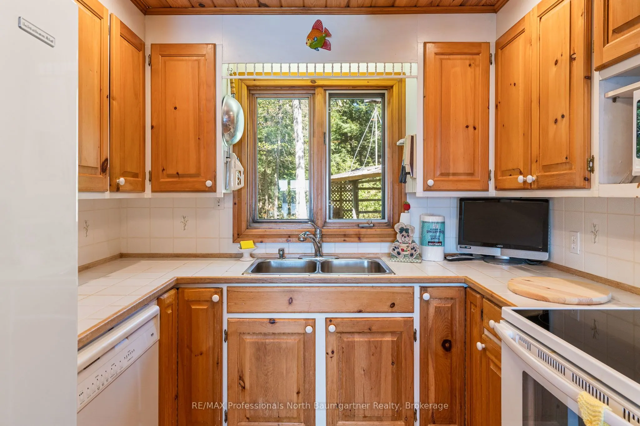 6469 Kennisis Lake Road