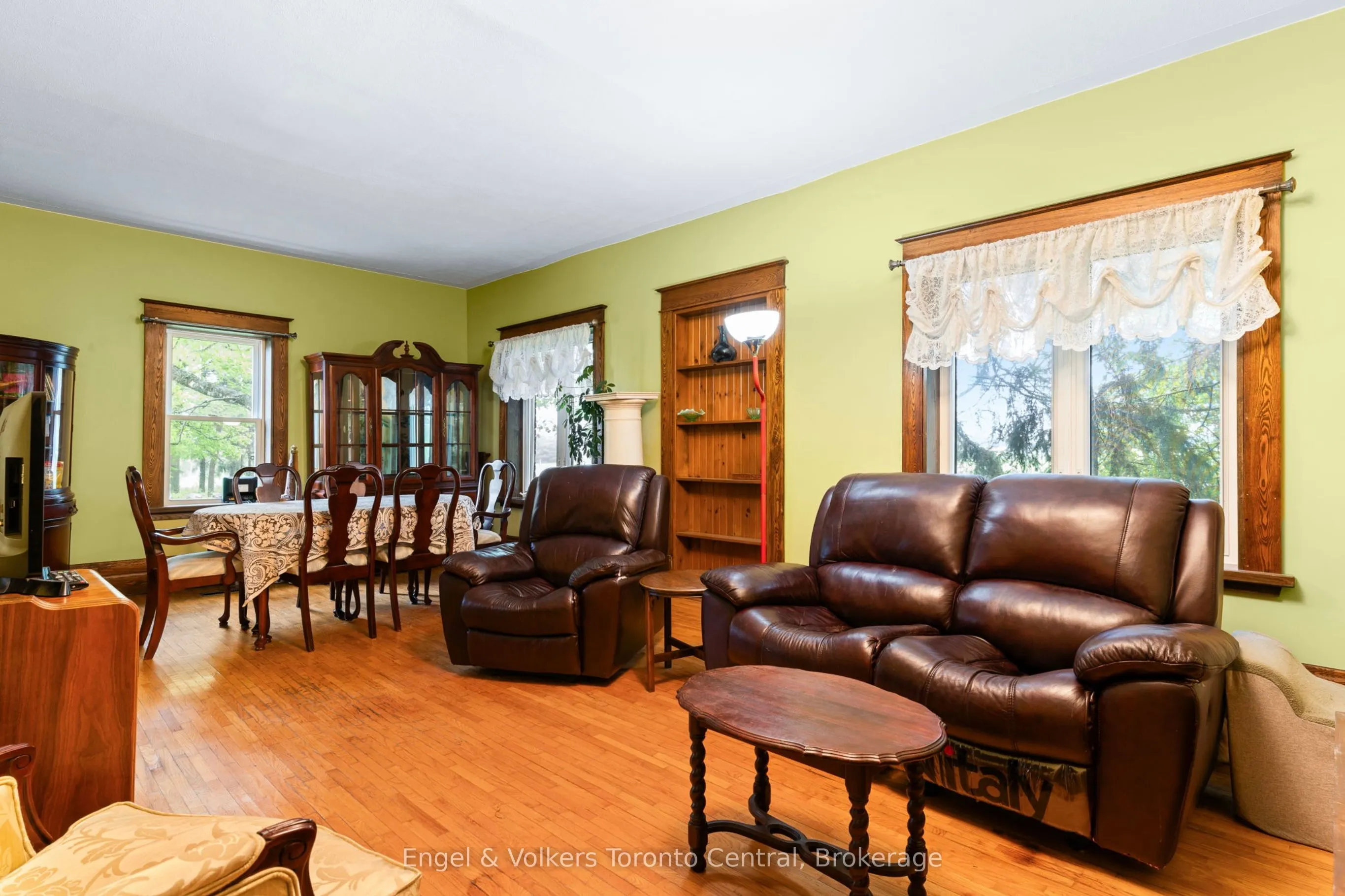 145693 Grey Rd 12 Road