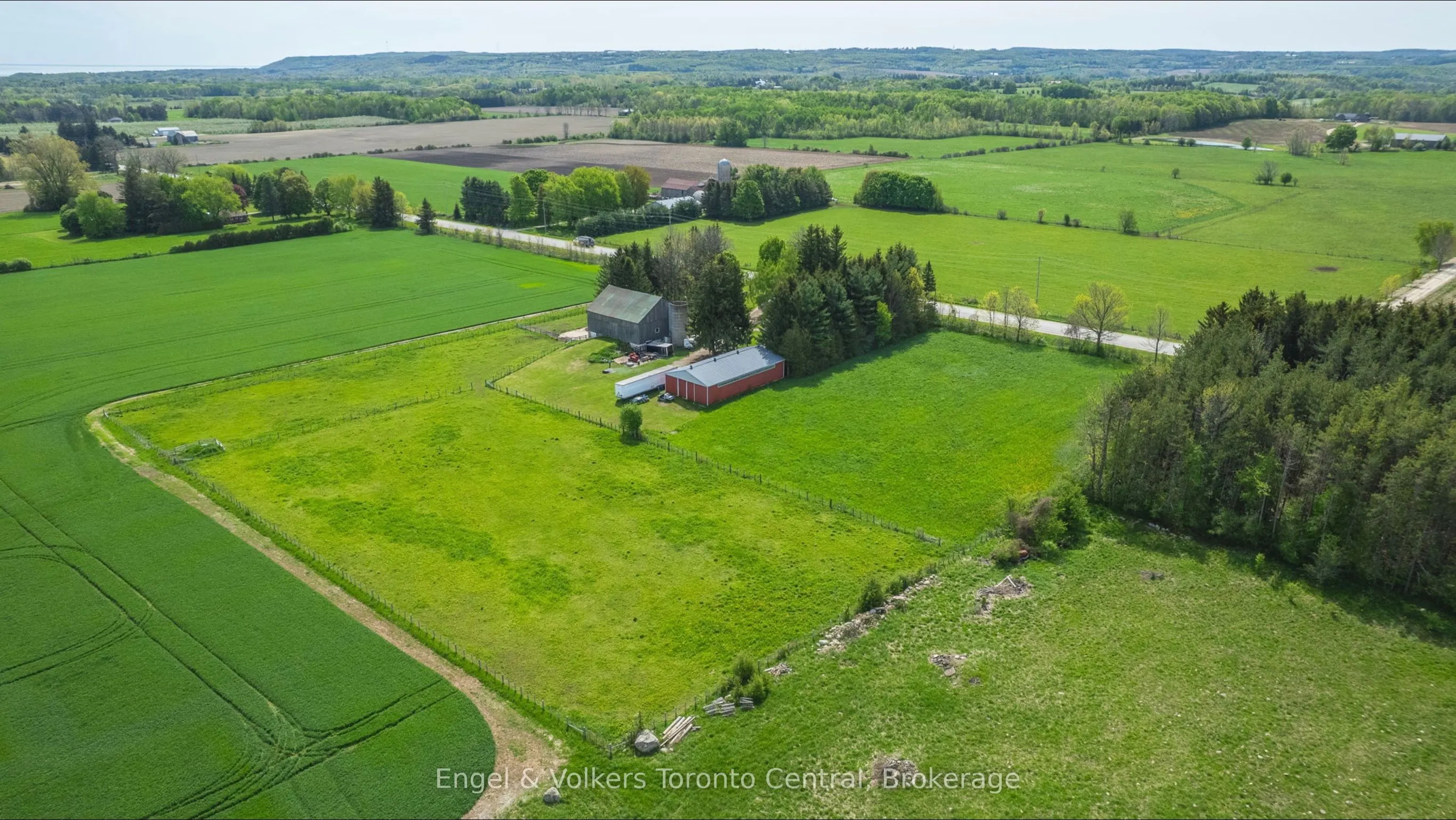 145693 Grey Rd 12 Road