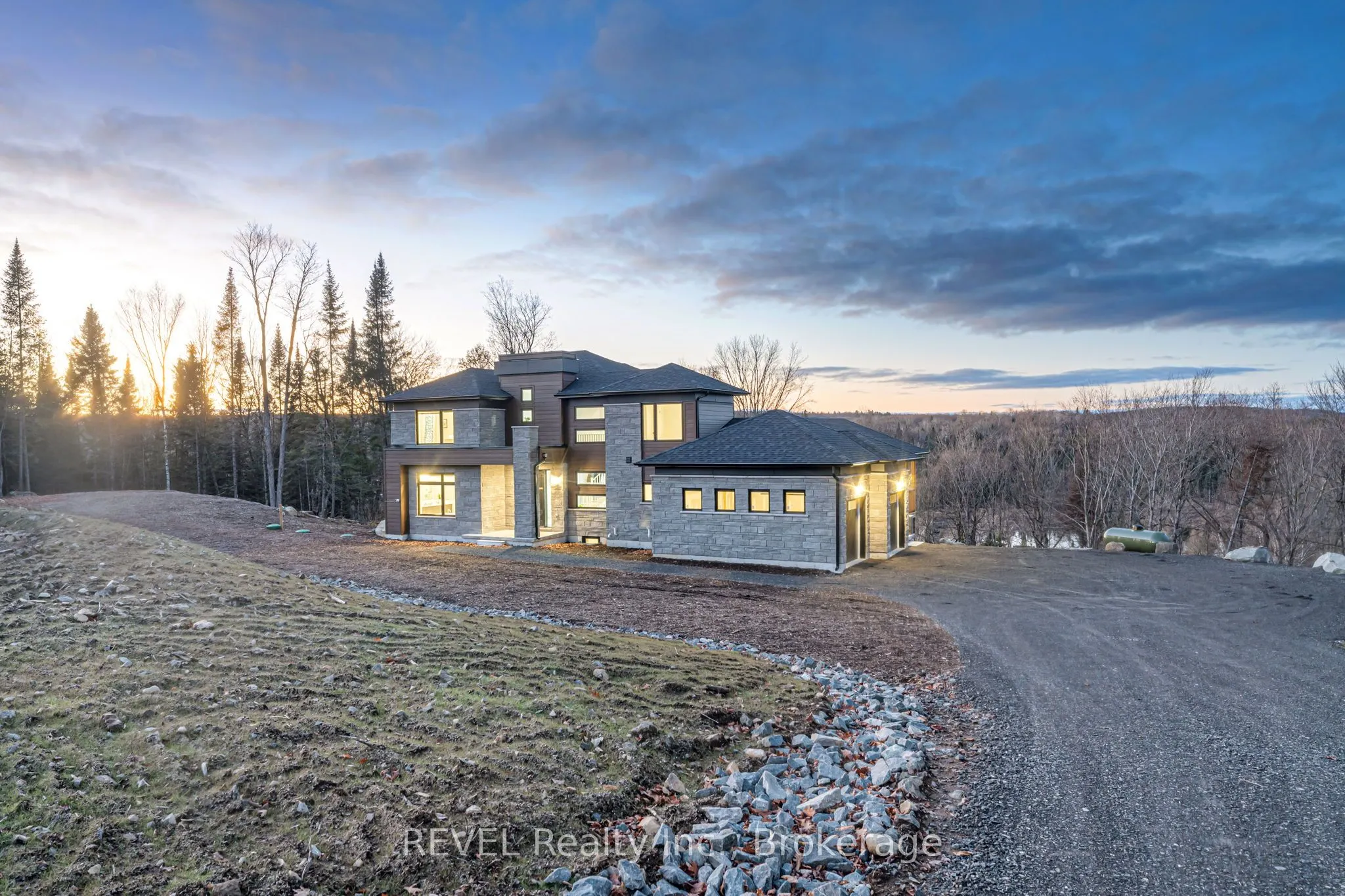 1008 Napier Court