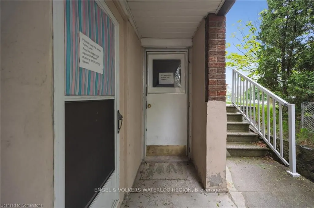 155 University Avenue E