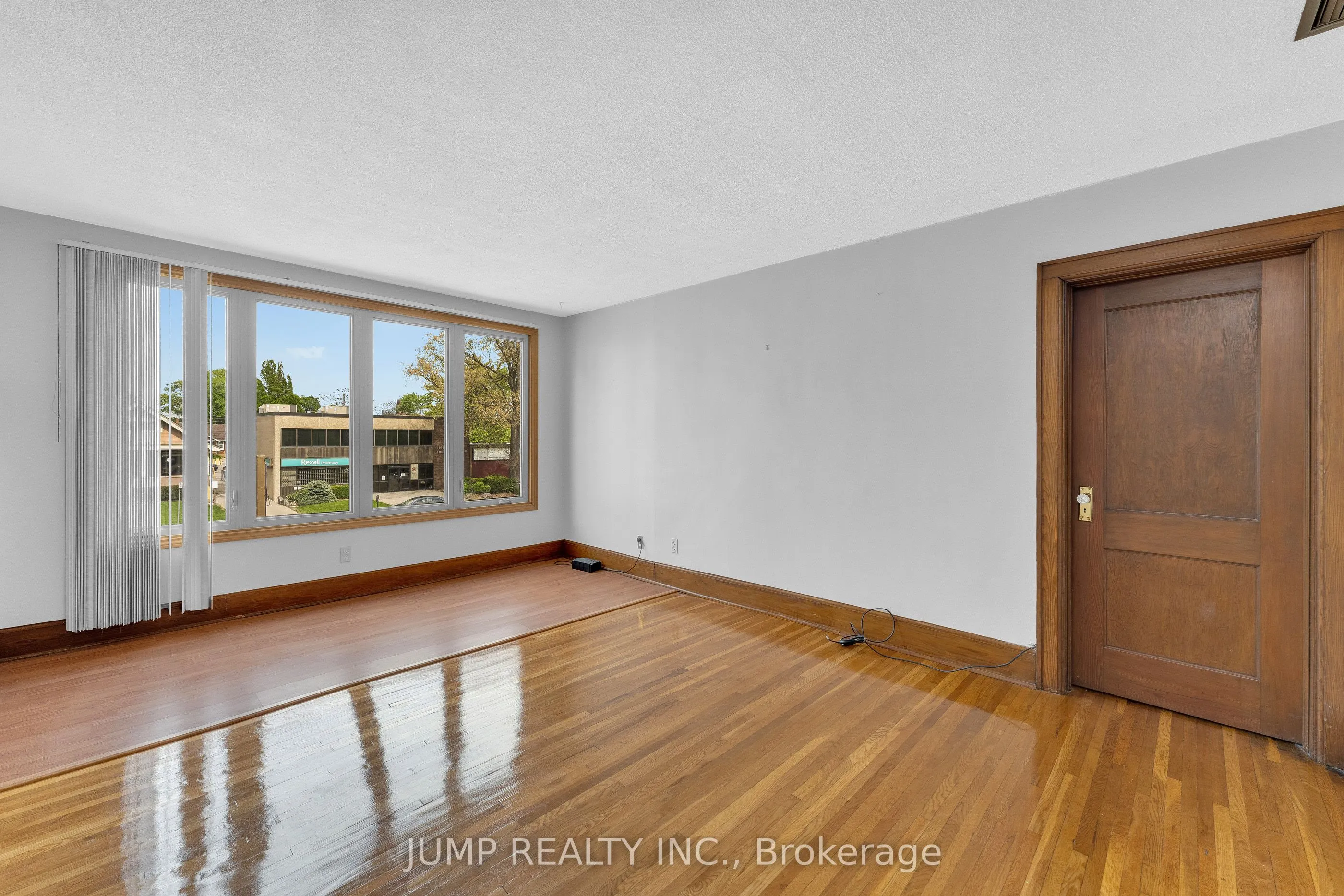 1451 Ouellette Avenue W
