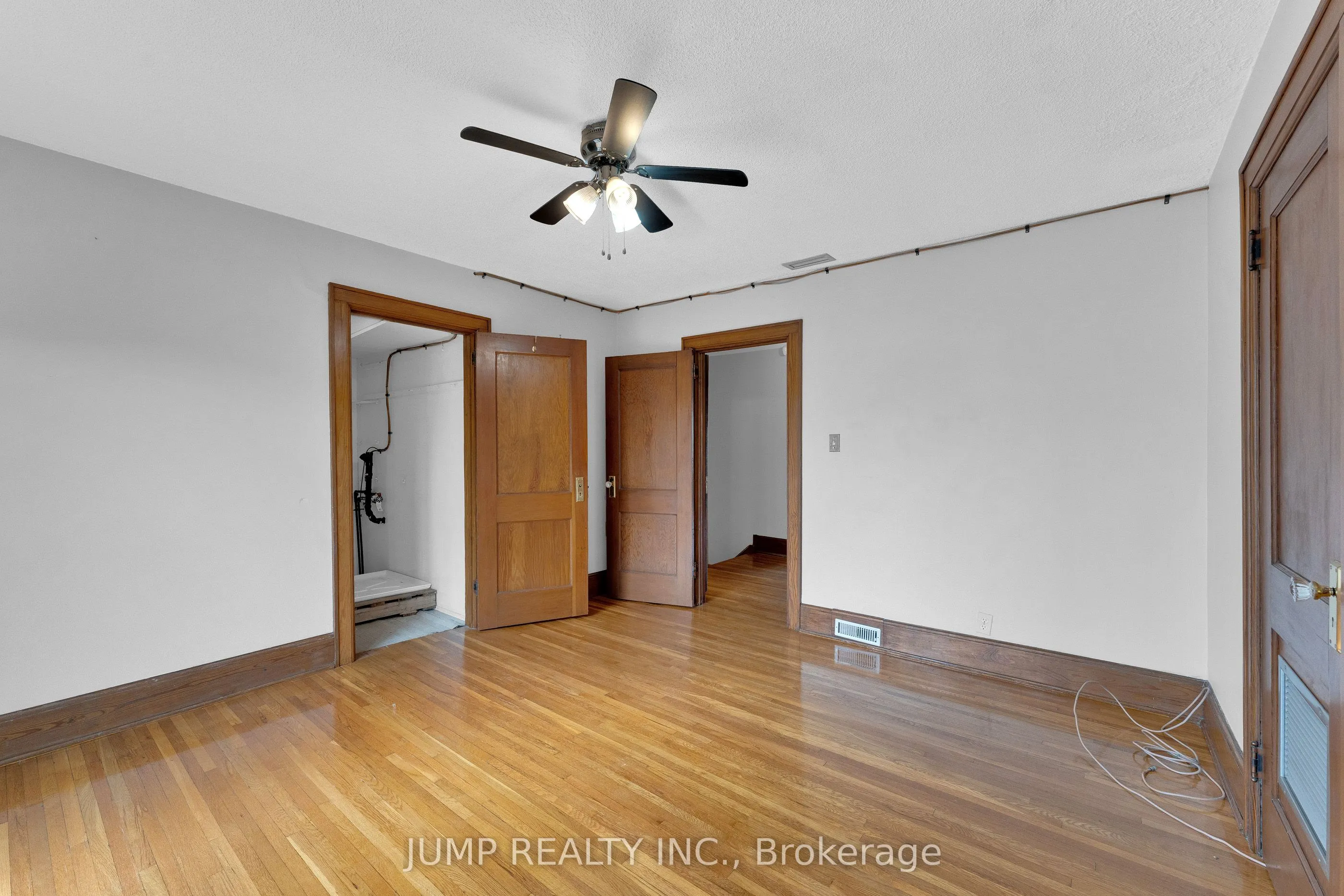 1451 Ouellette Avenue W