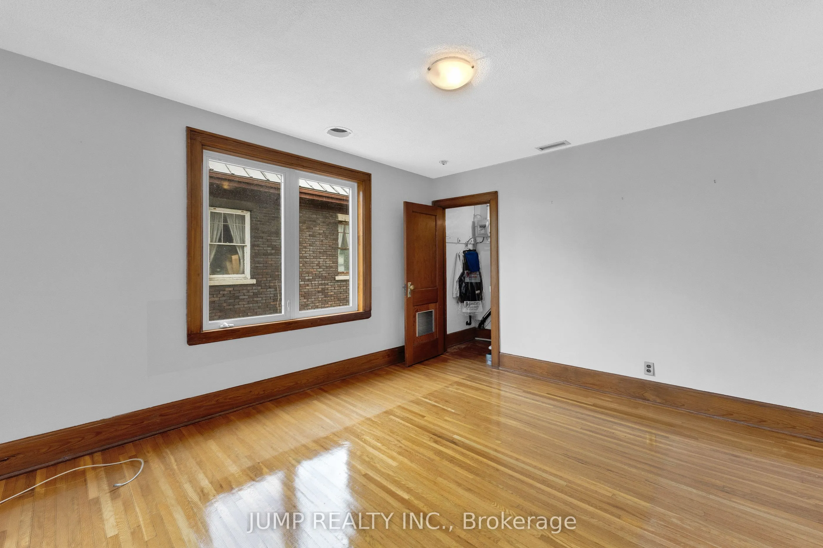 1451 Ouellette Avenue W