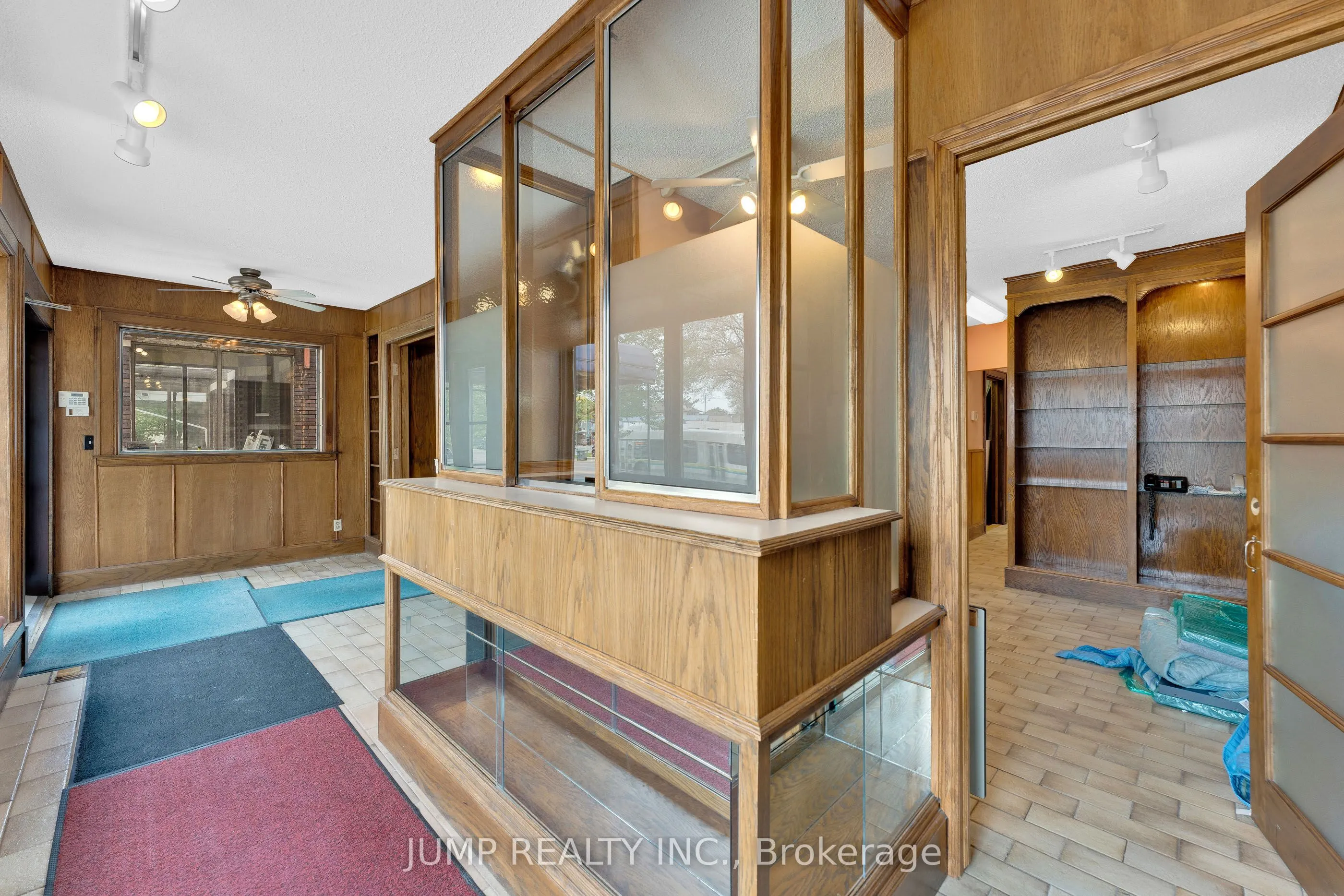 1451 Ouellette Avenue W