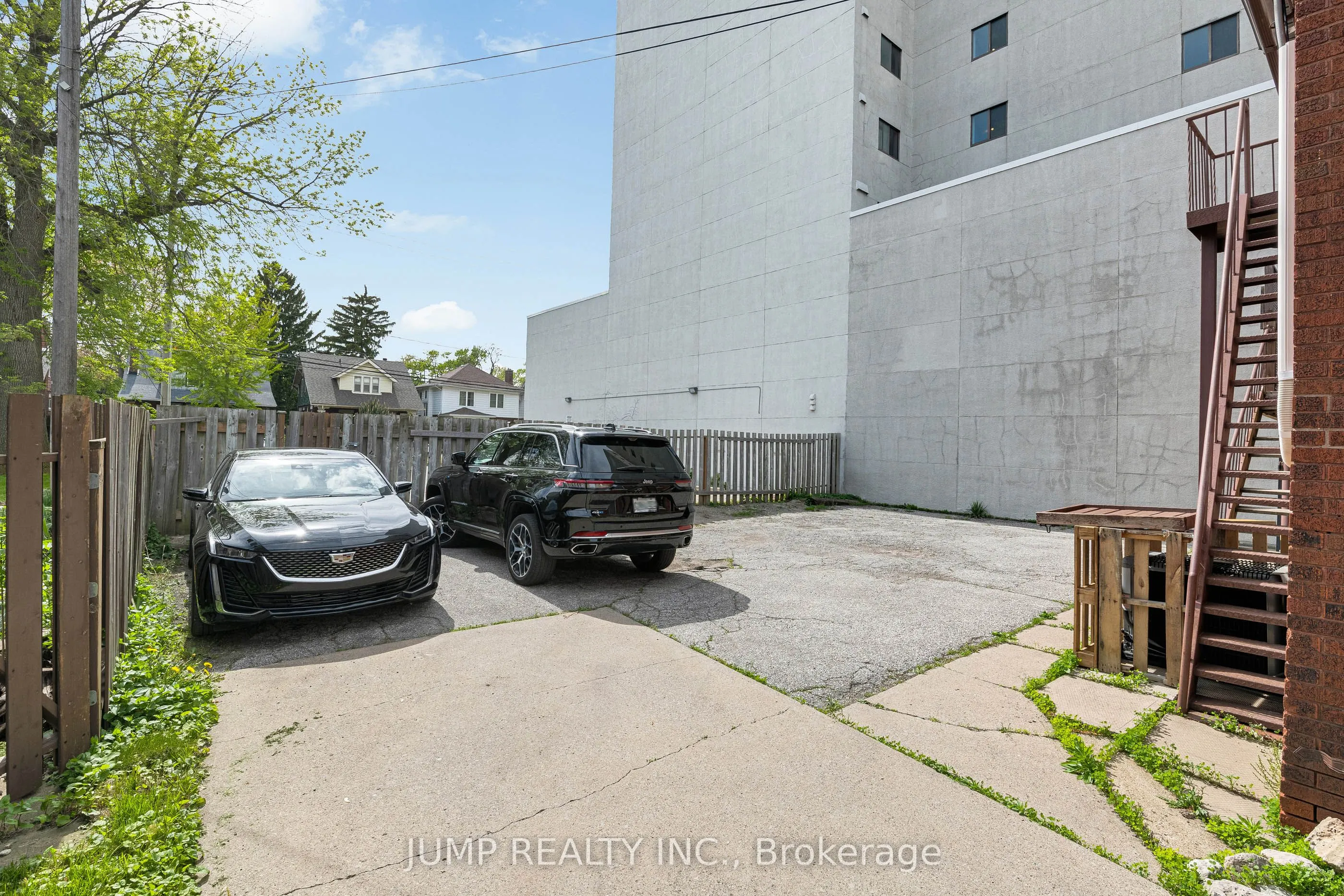 1451 Ouellette Avenue W