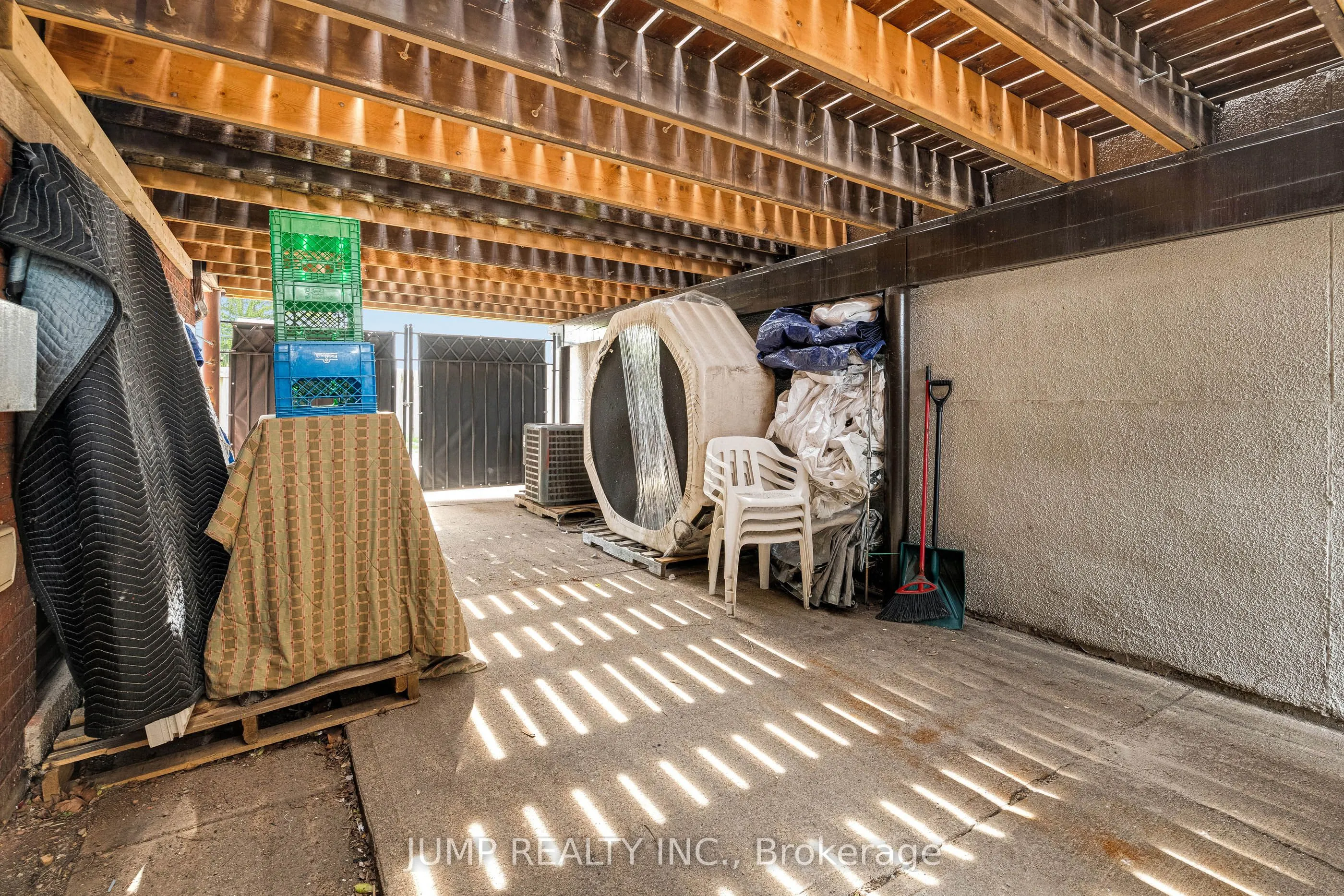 1451 Ouellette Avenue W