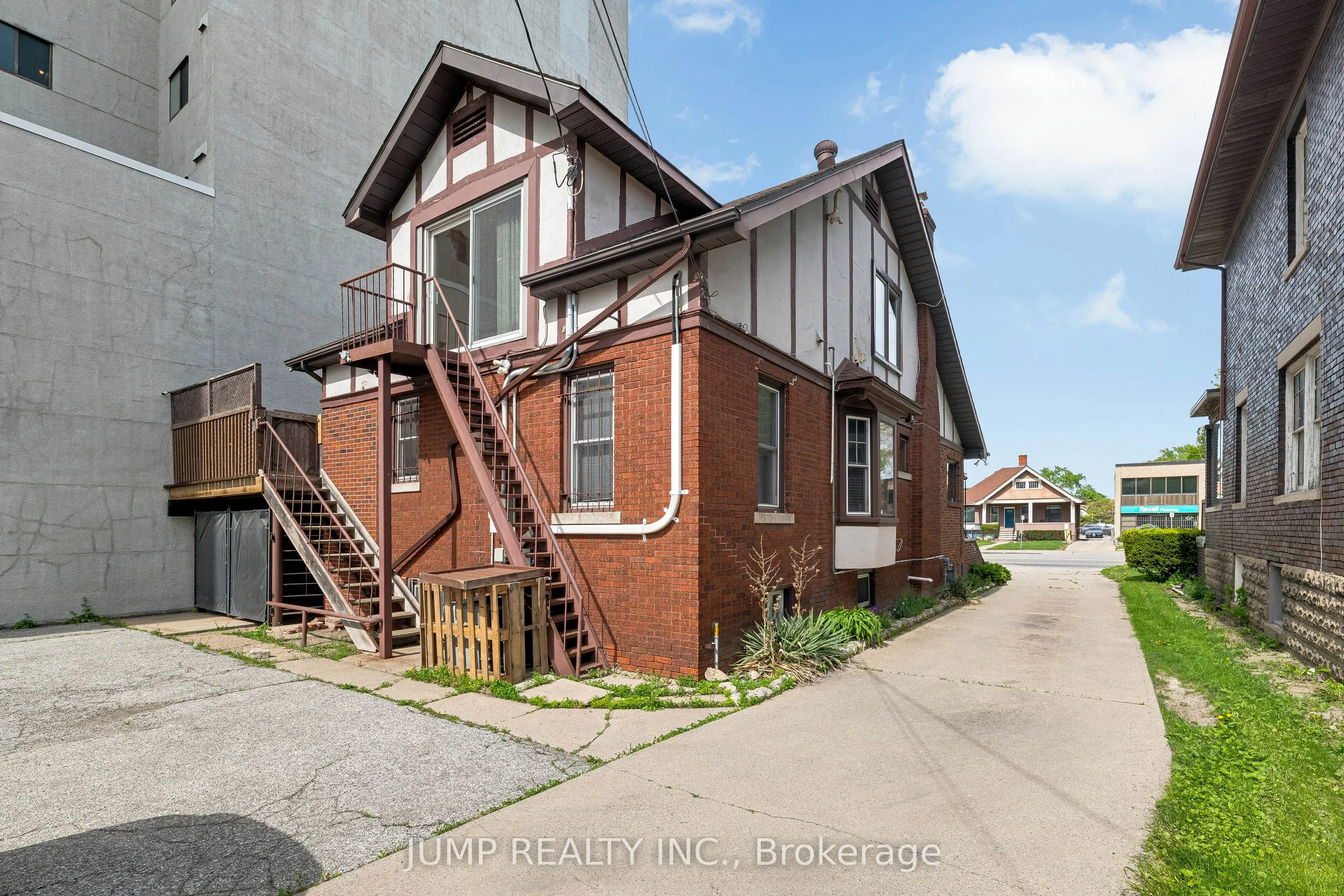 1451 Ouellette Avenue W