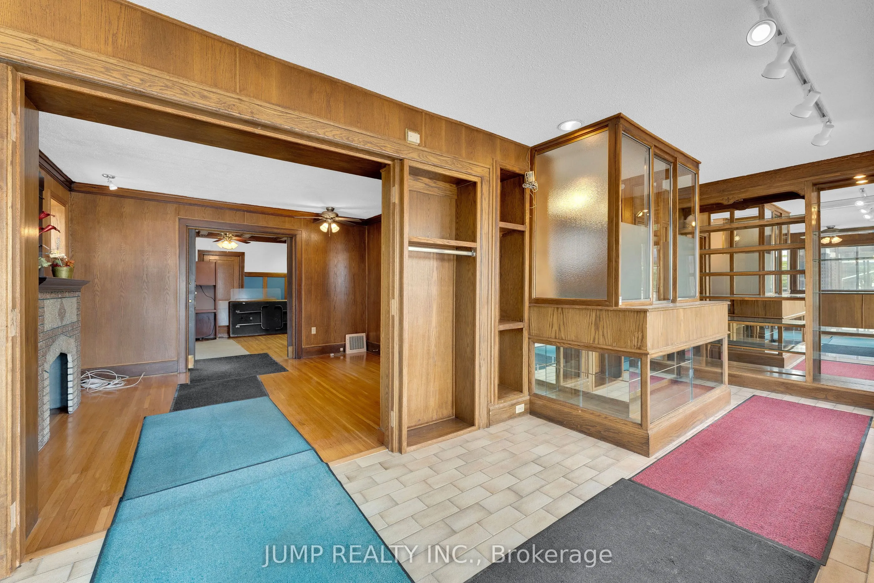 1451 Ouellette Avenue W