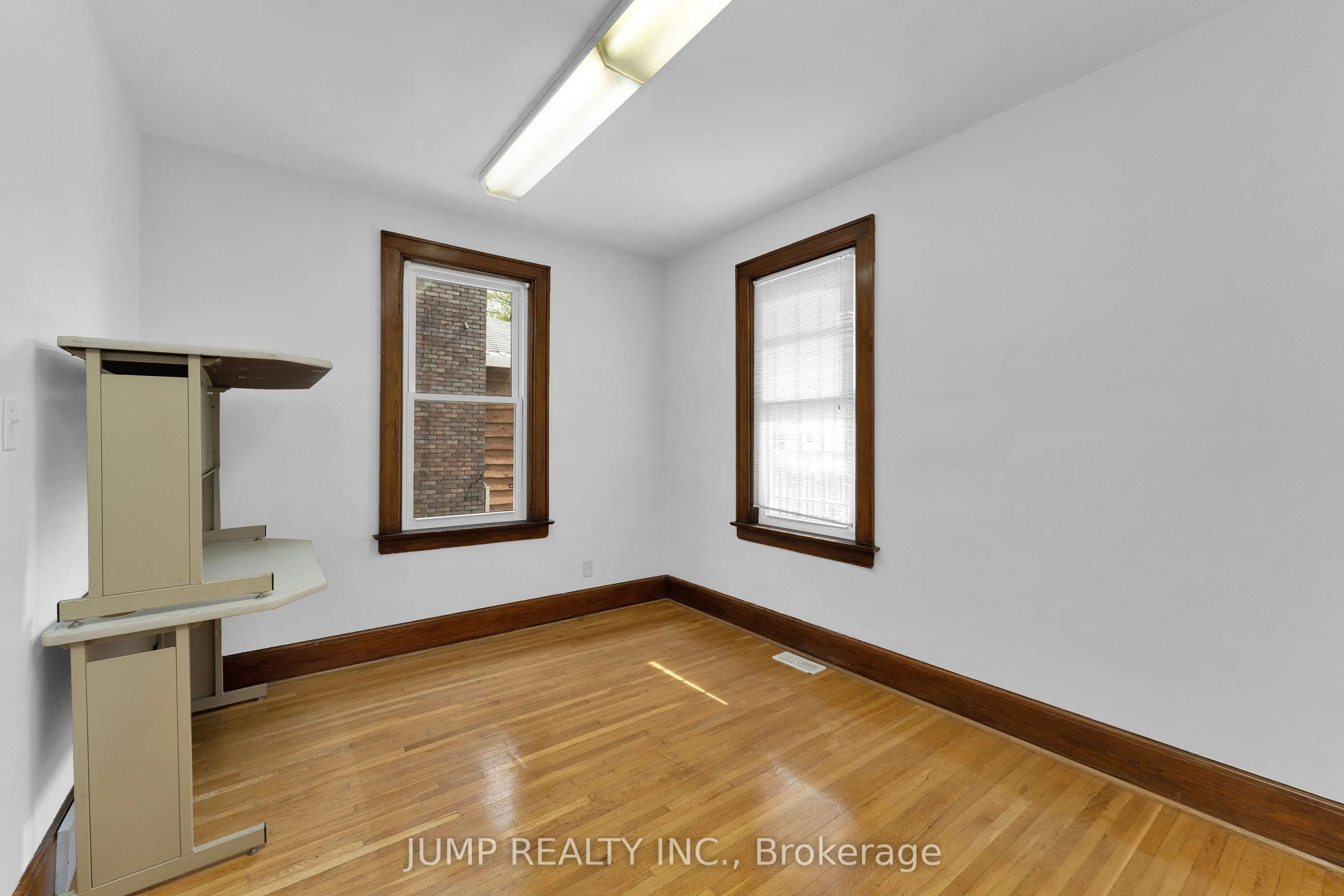 1451 Ouellette Avenue W