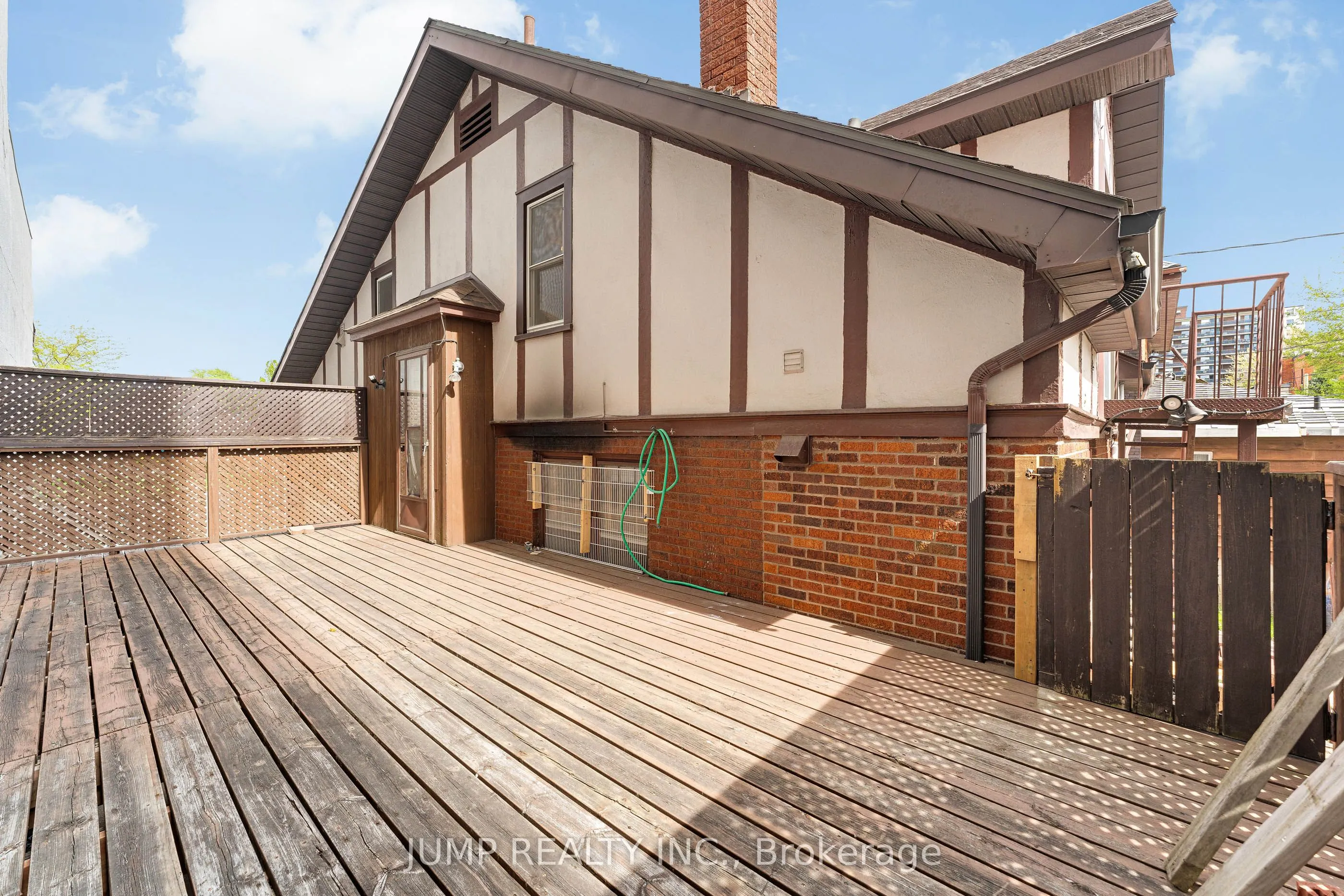 1451 Ouellette Avenue W