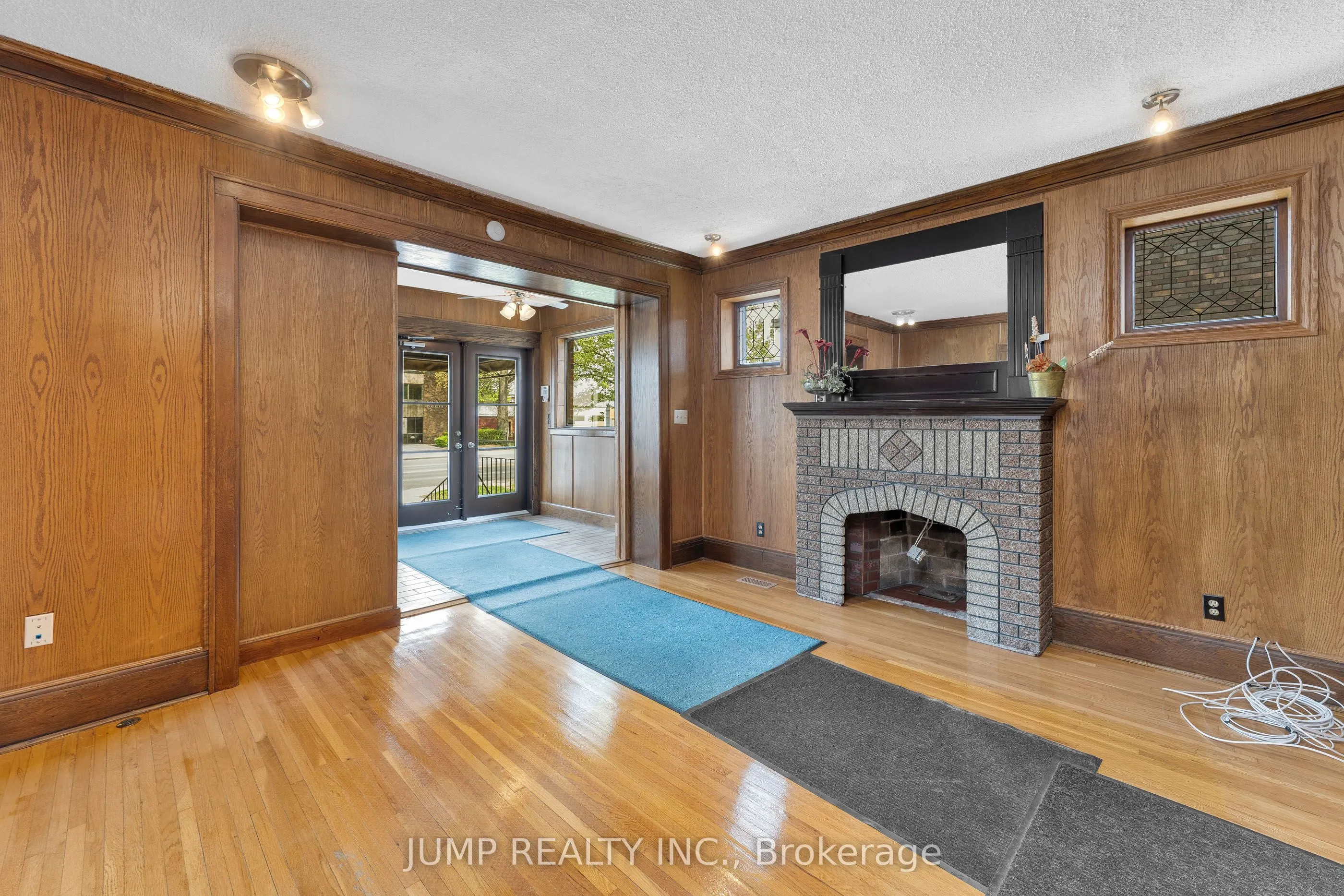 1451 Ouellette Avenue W