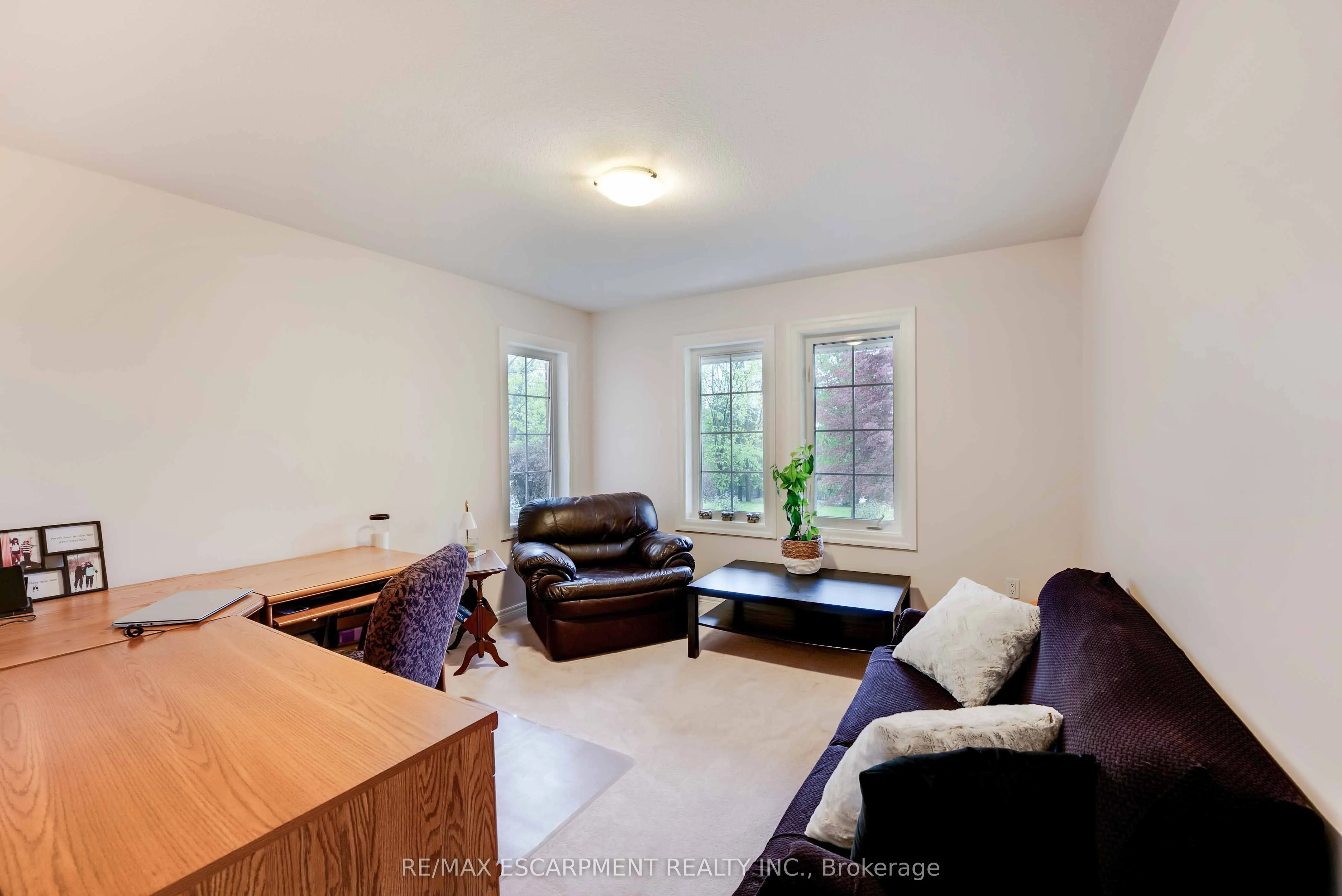 86 Ridge Road E