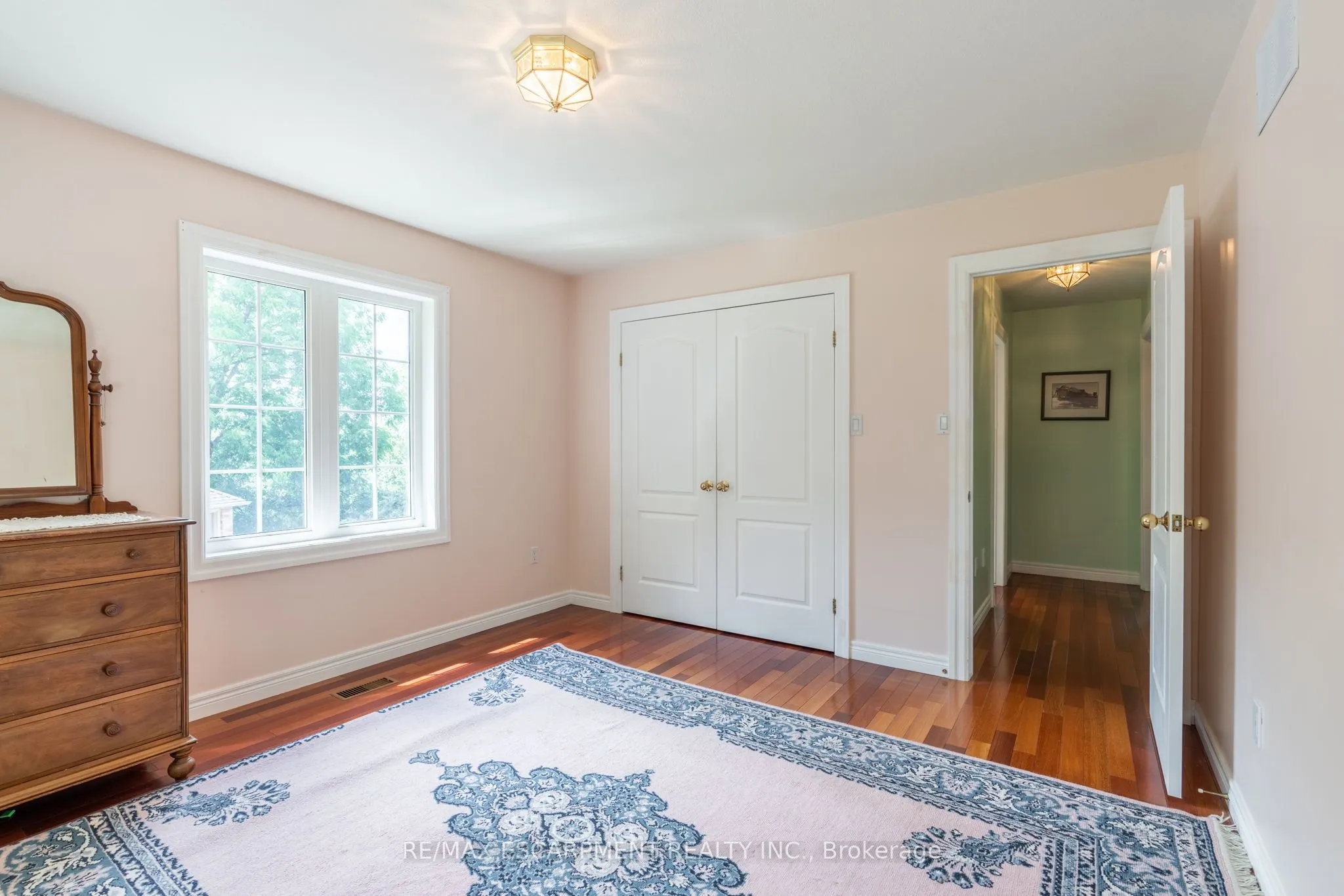 86 Ridge Road E