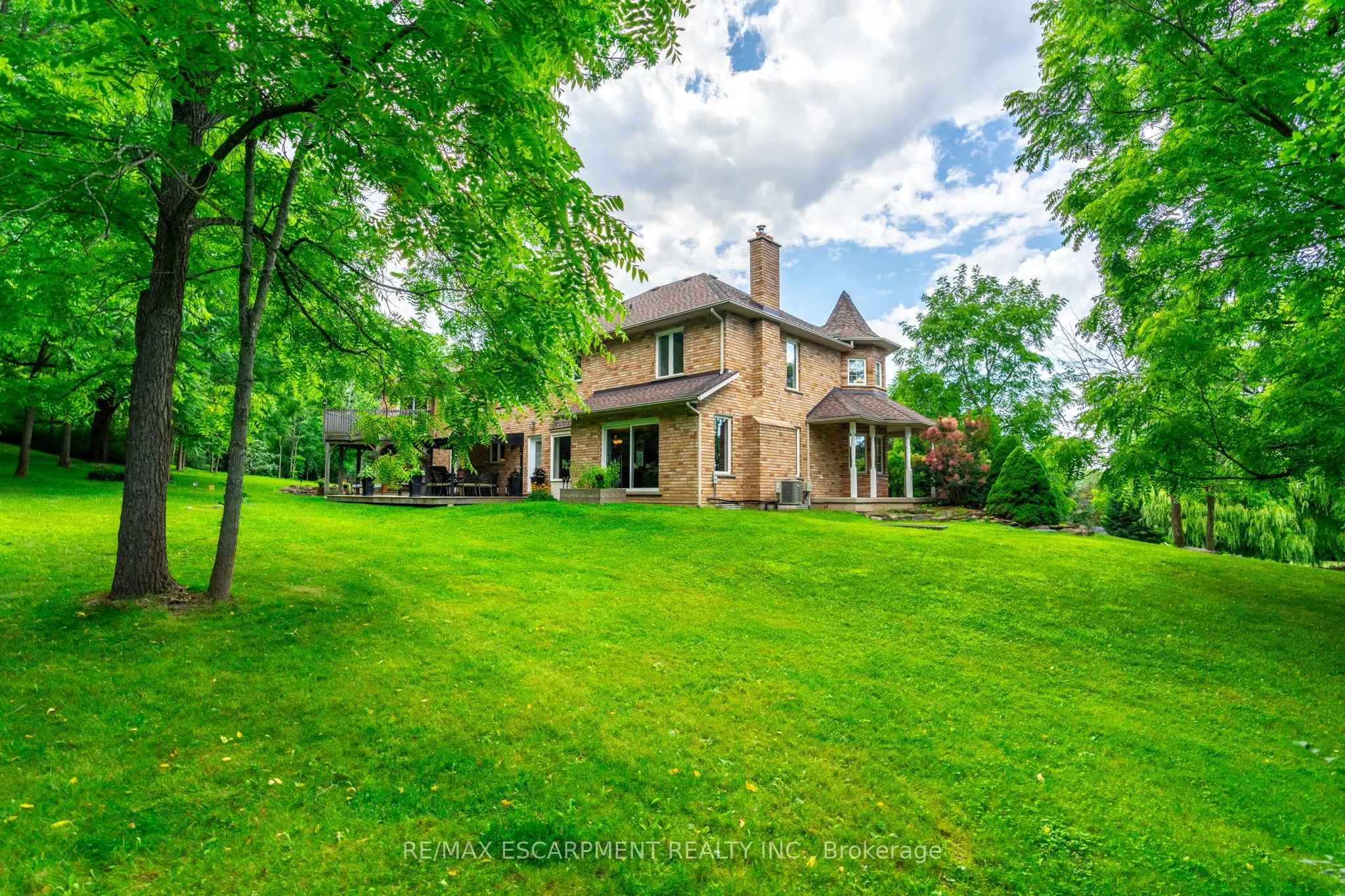 86 Ridge Road E