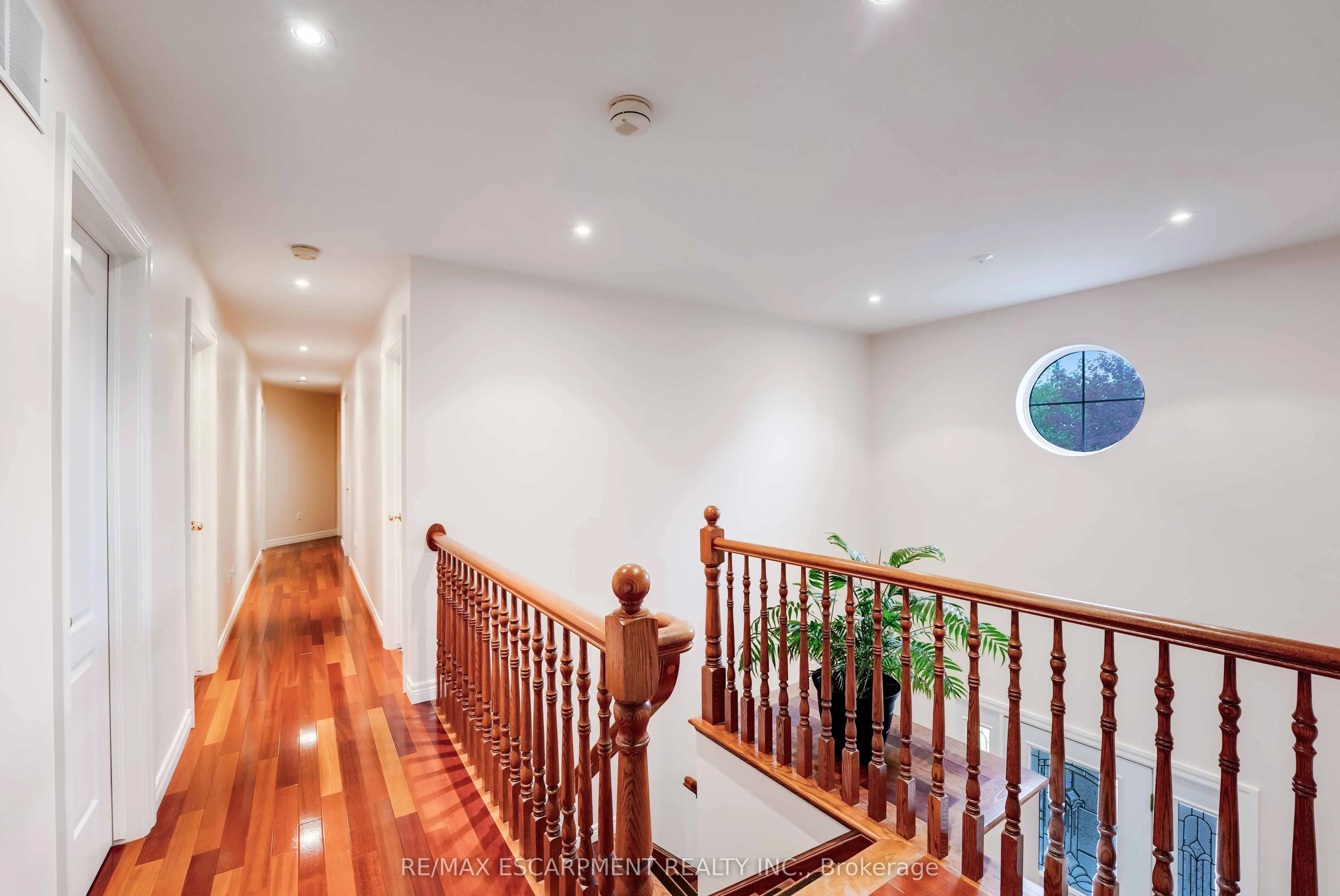 86 Ridge Road E