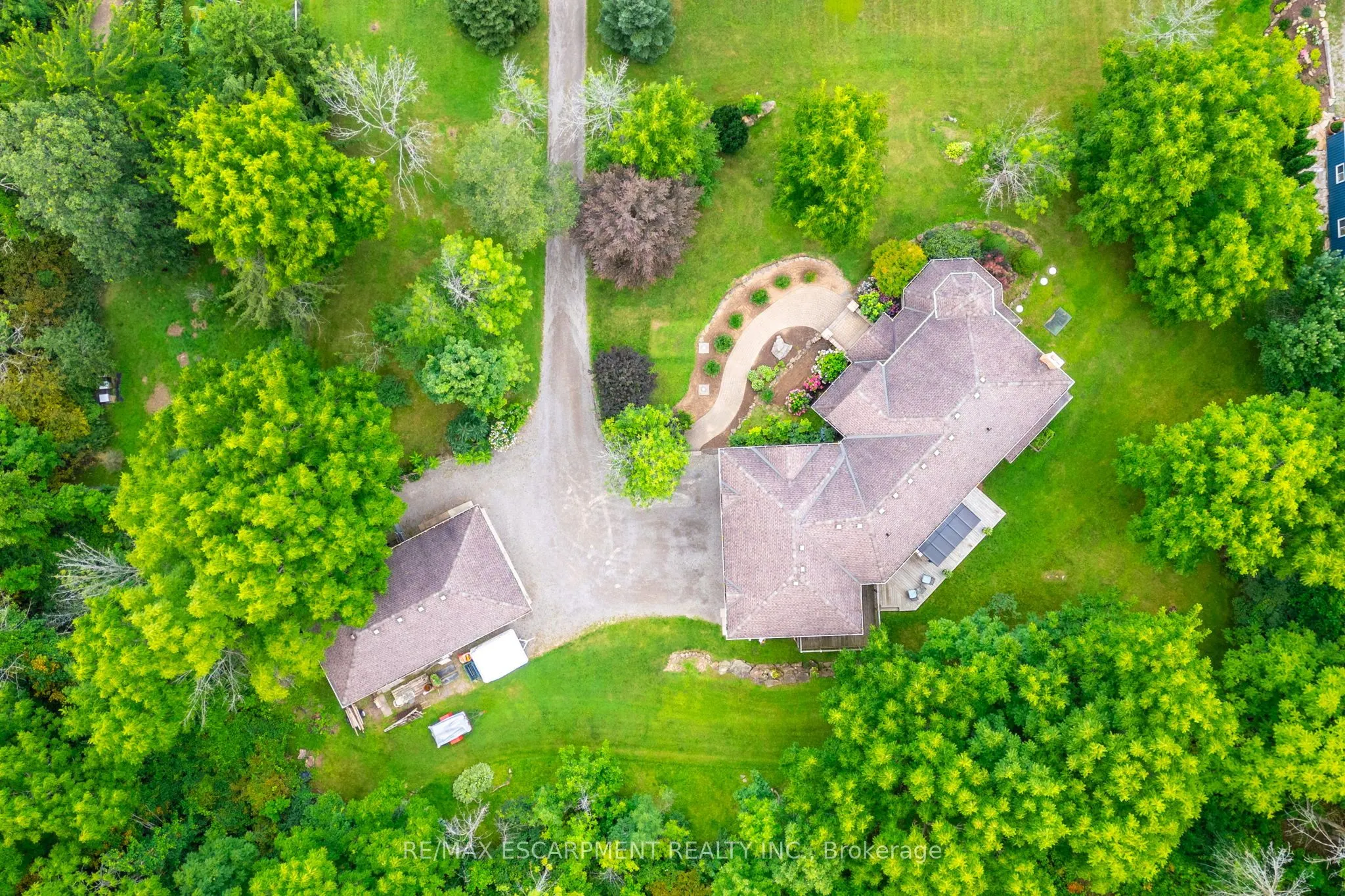 86 Ridge Road E