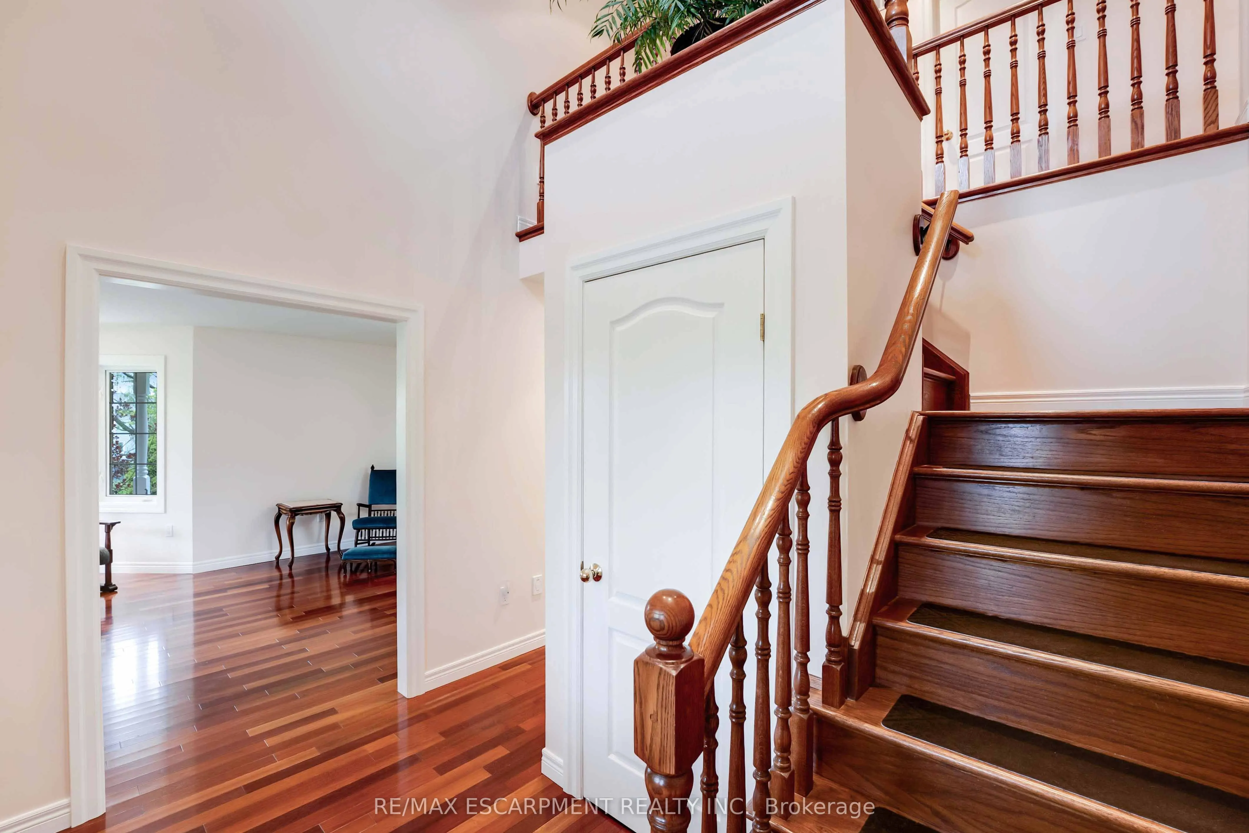 86 Ridge Road E