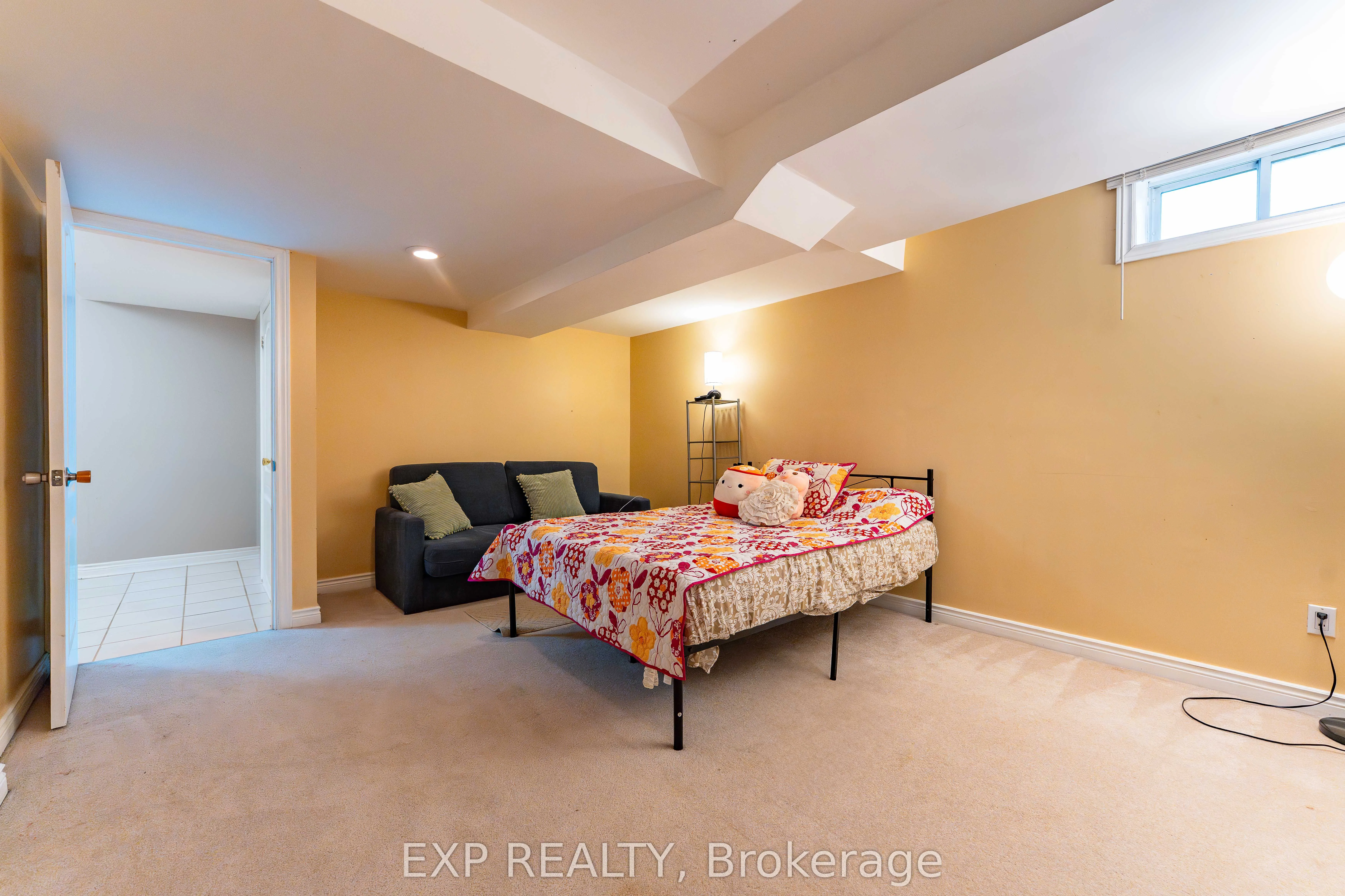 15 mayford Avenue