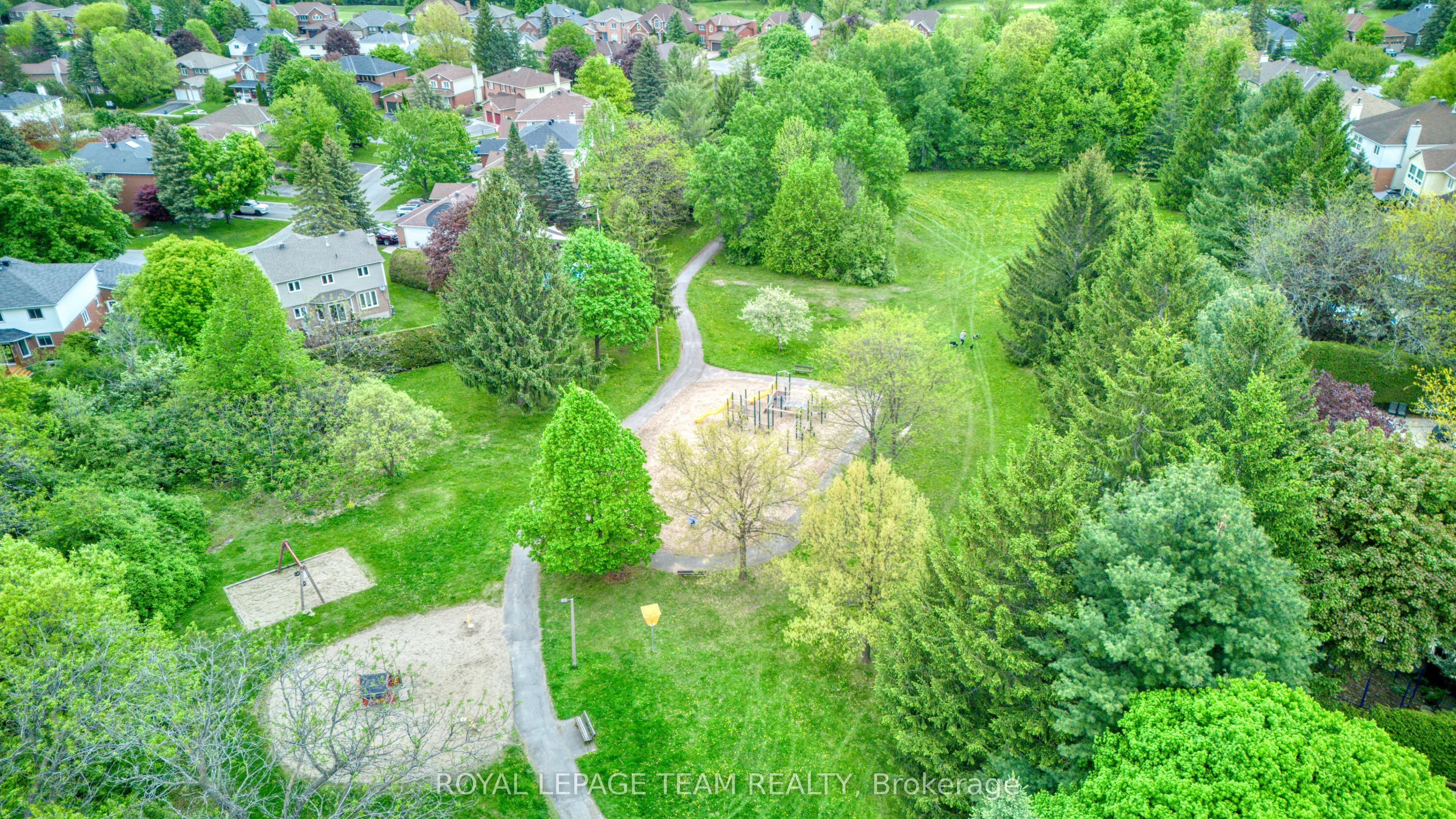 27 Sherk Crescent
