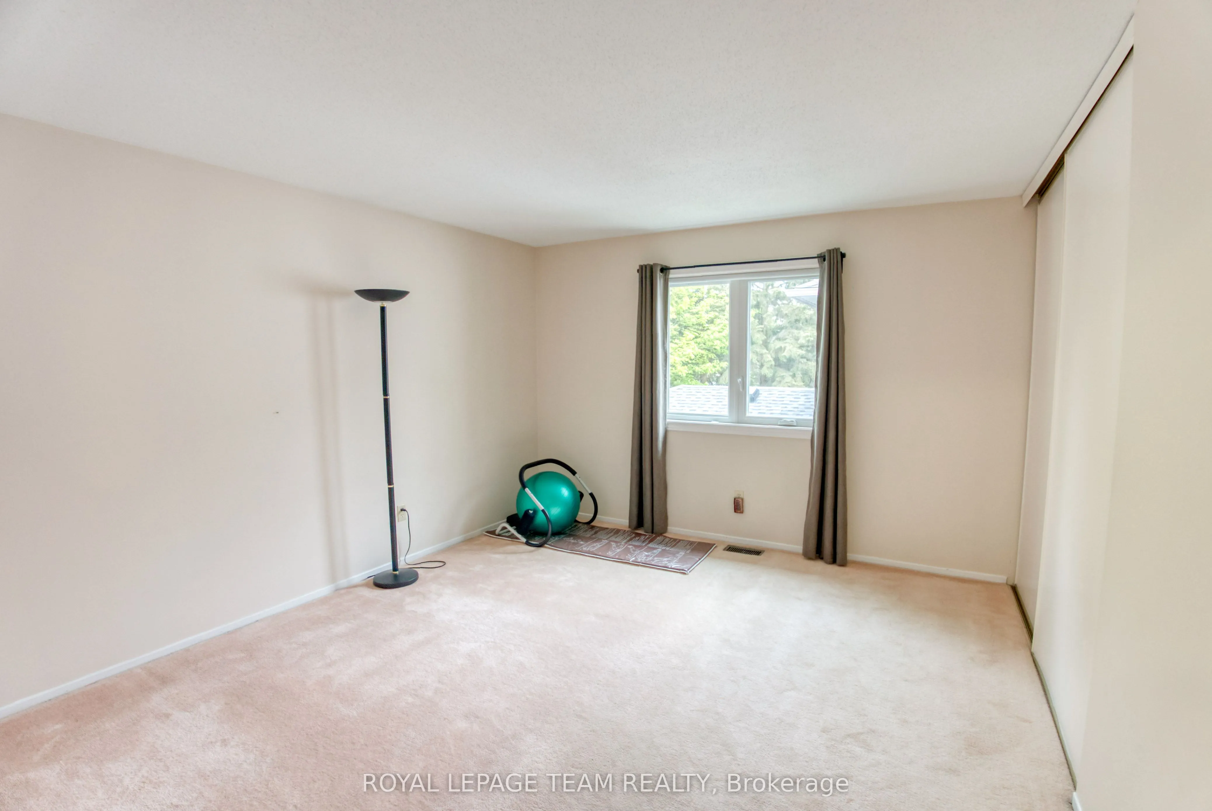 27 Sherk Crescent