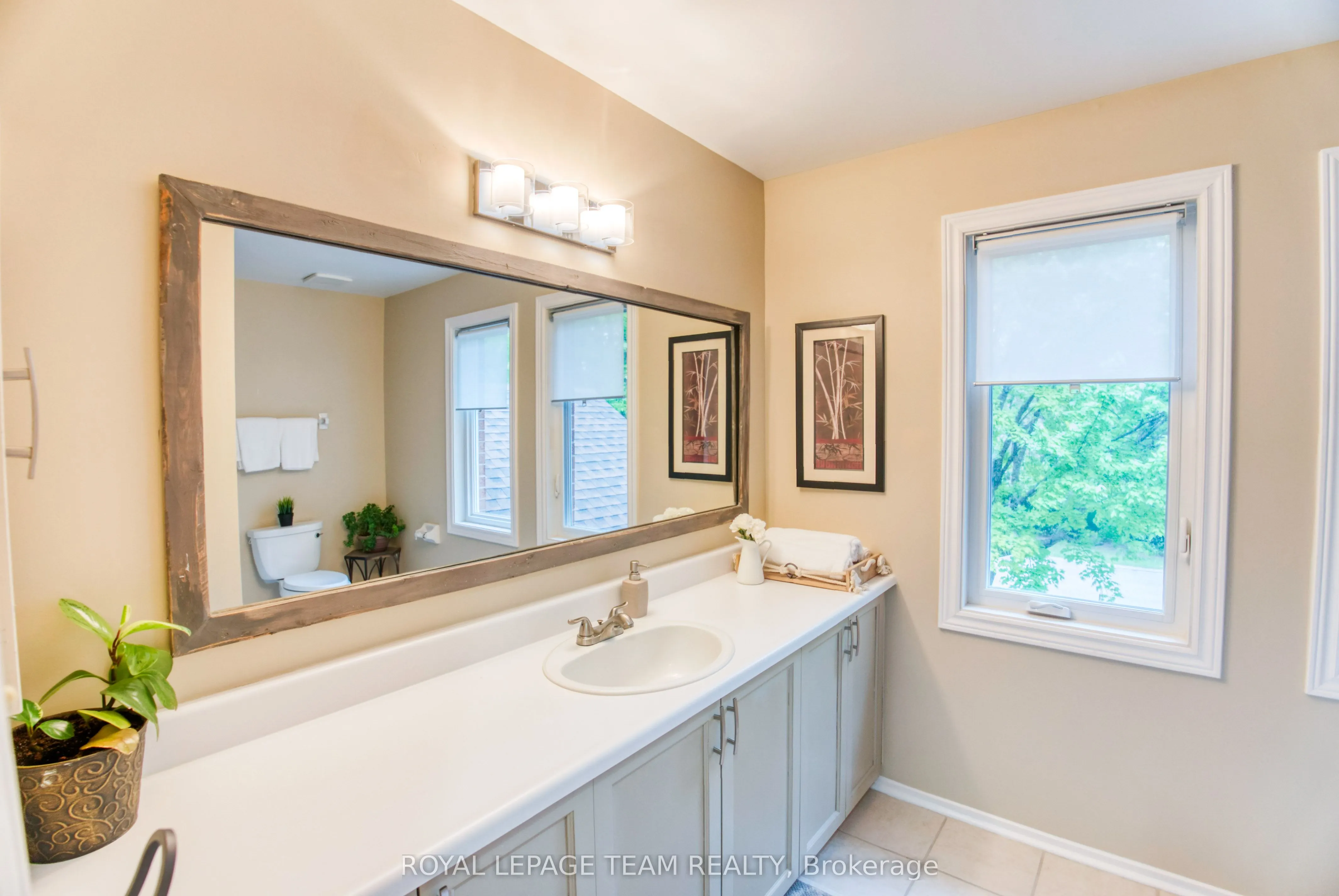 27 Sherk Crescent
