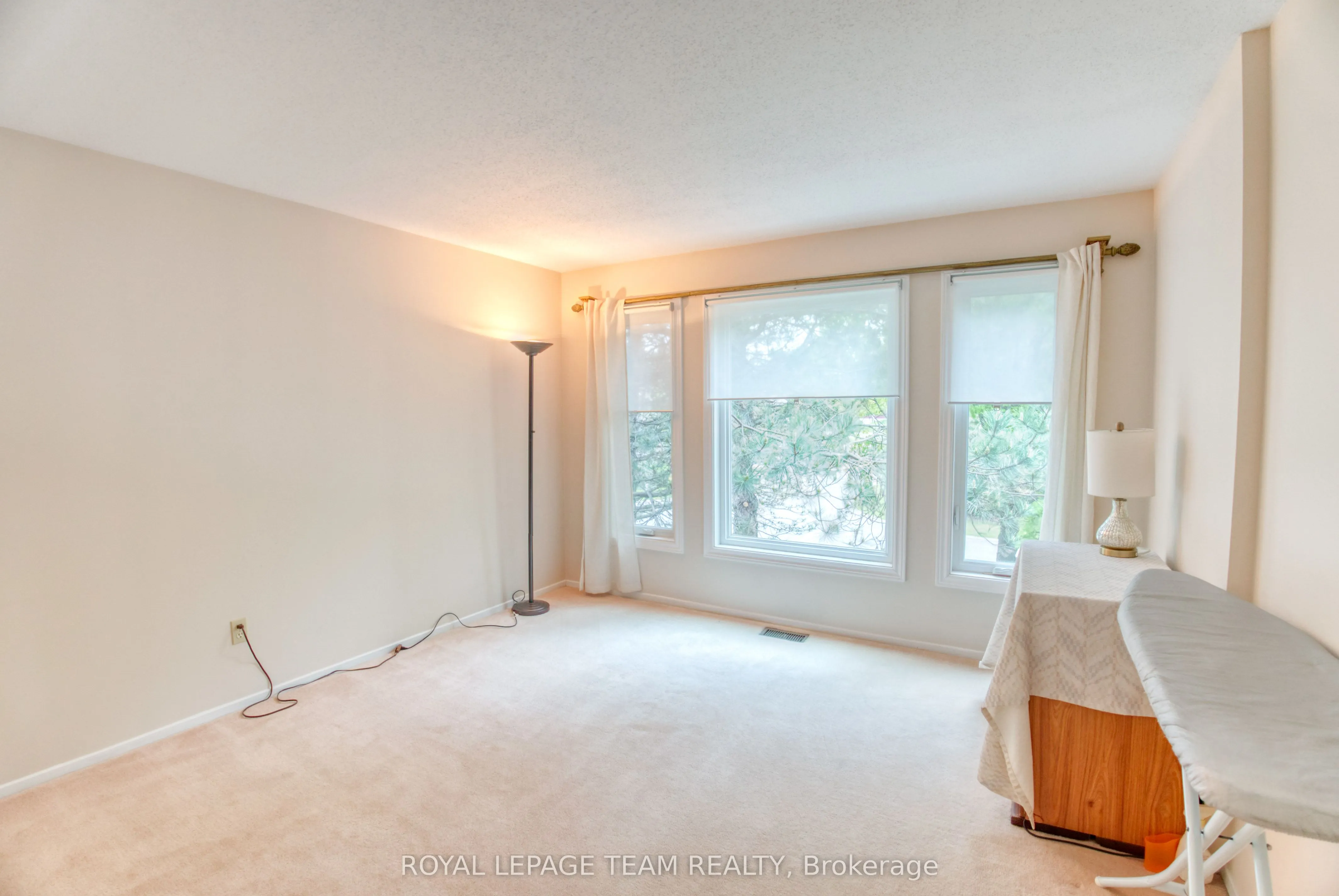 27 Sherk Crescent