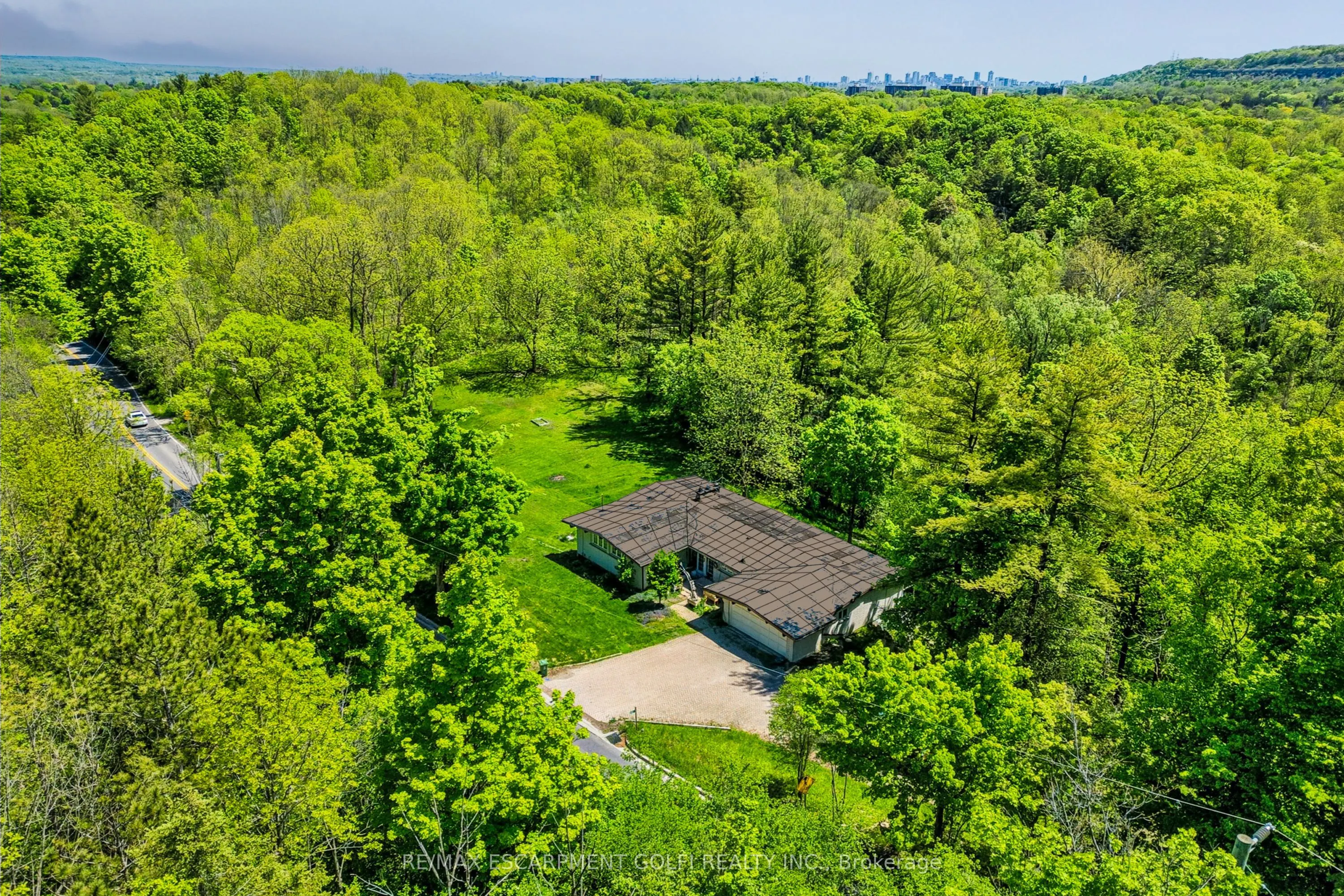 932 OLD DUNDAS Road