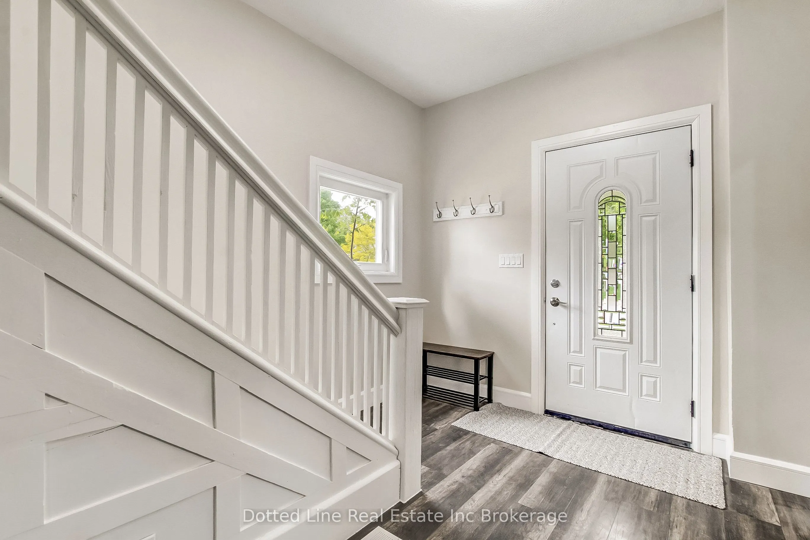 59 Brock Street W