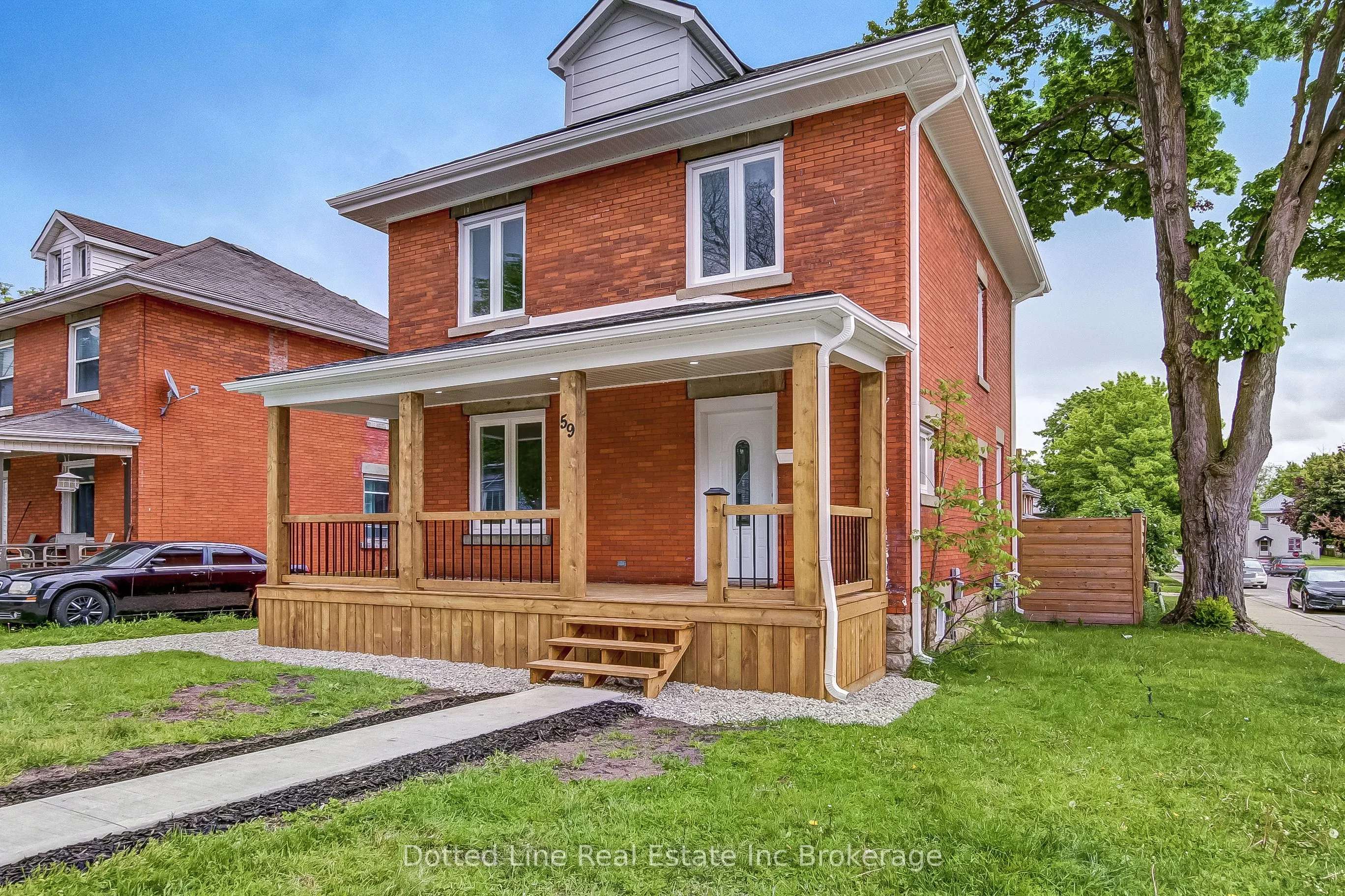 59 Brock Street W